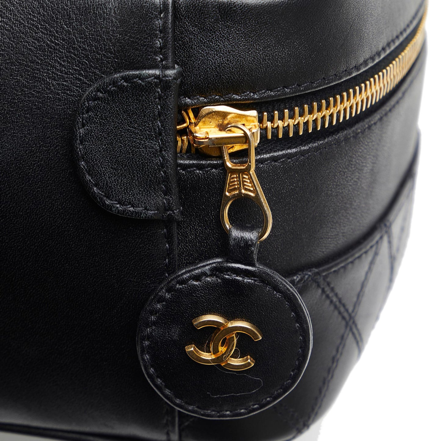 Chanel CC Vanity Bag (SHG-4hIqPQ)