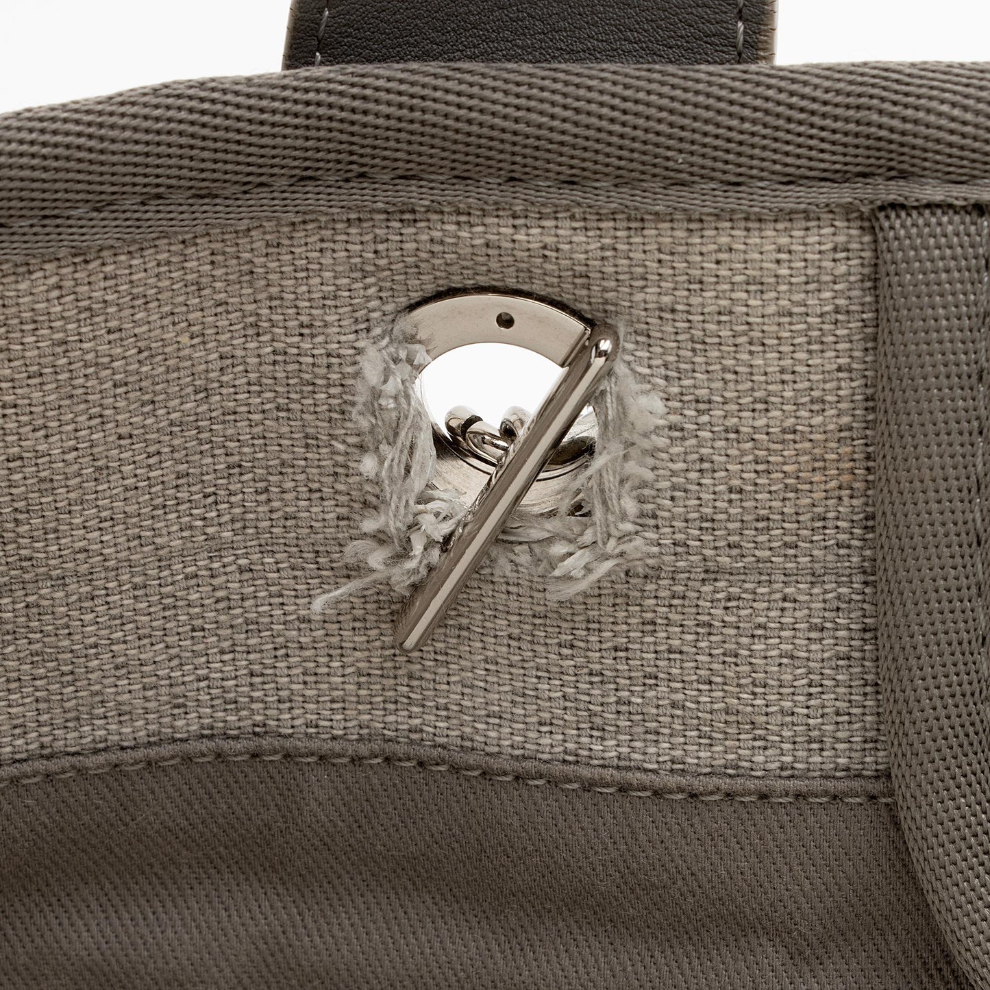 Chanel Canvas Deauville Medium Tote (SHF-6z6SKD)