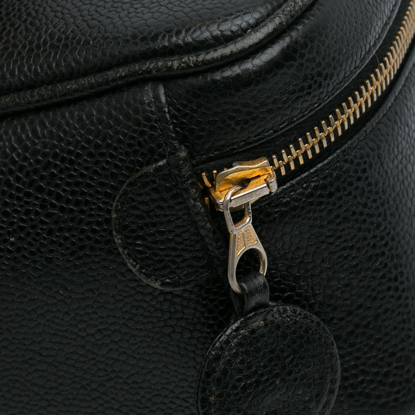 Chanel Caviar CC Vanity Bag (SHG-KtqvjT)
