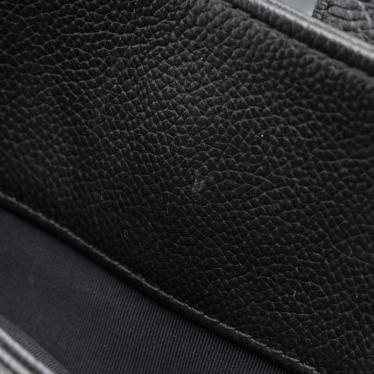 Chanel Caviar Leather Cerf Classic Executive Tote (SHF-vQMVxy)