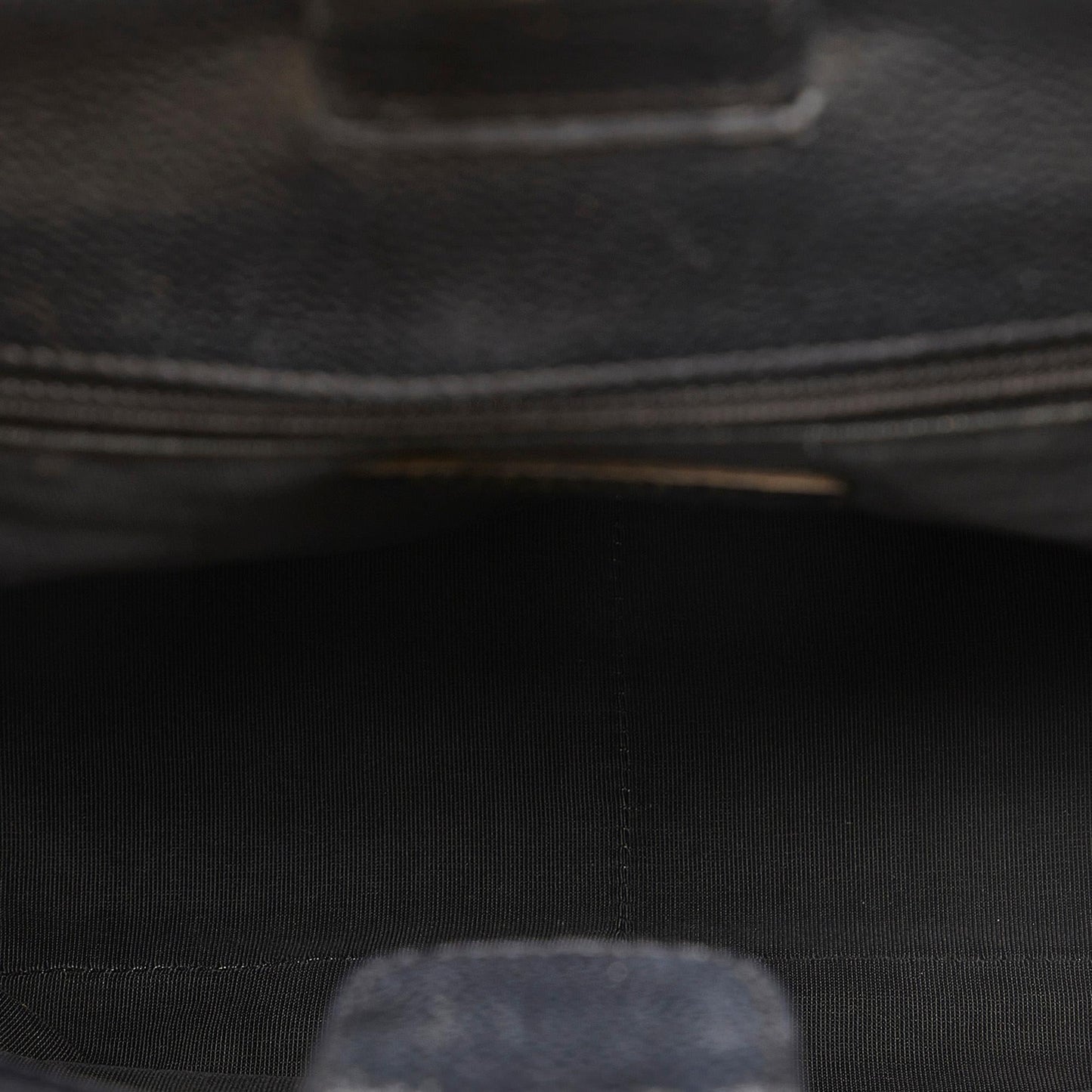 Chanel Caviar Petite Shopping Tote (SHG-ivSuzo)
