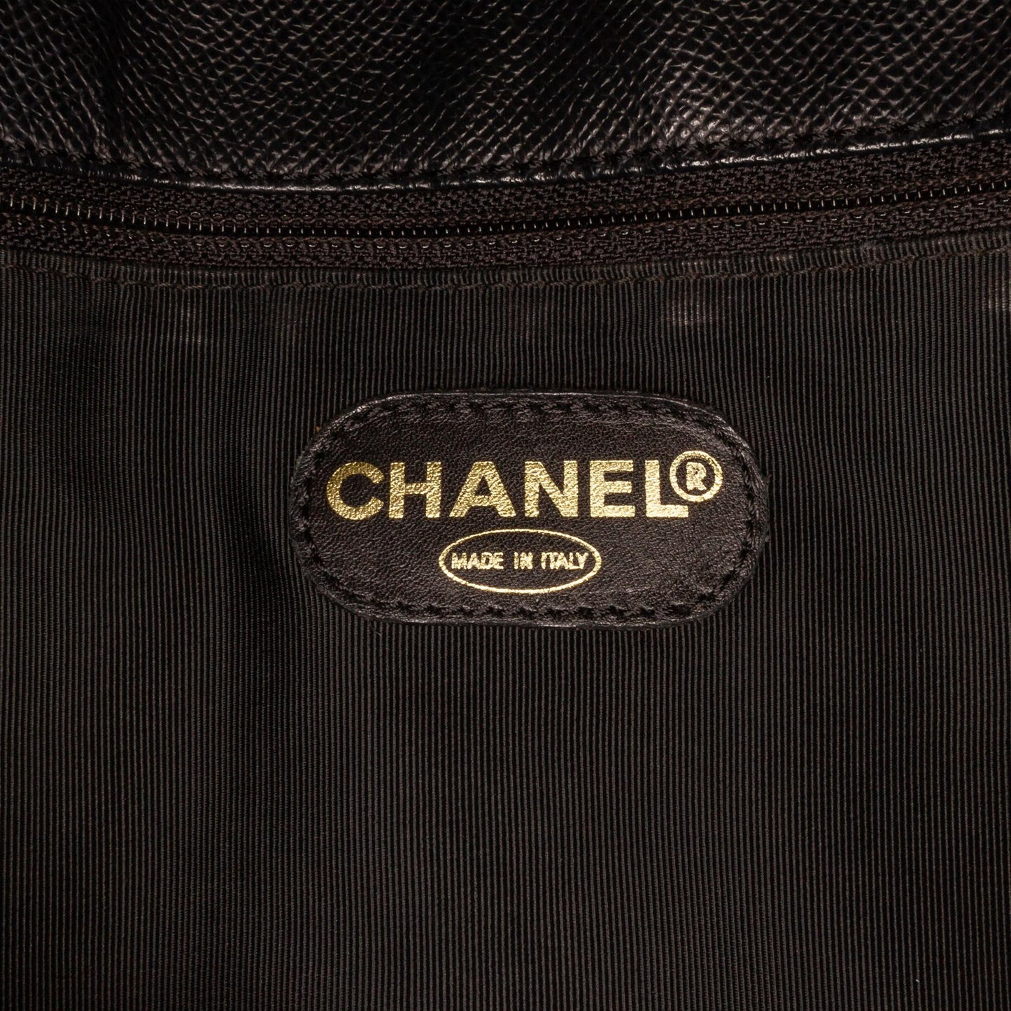 Chanel Caviar Shoulder Bag (SHG-oYV8la)