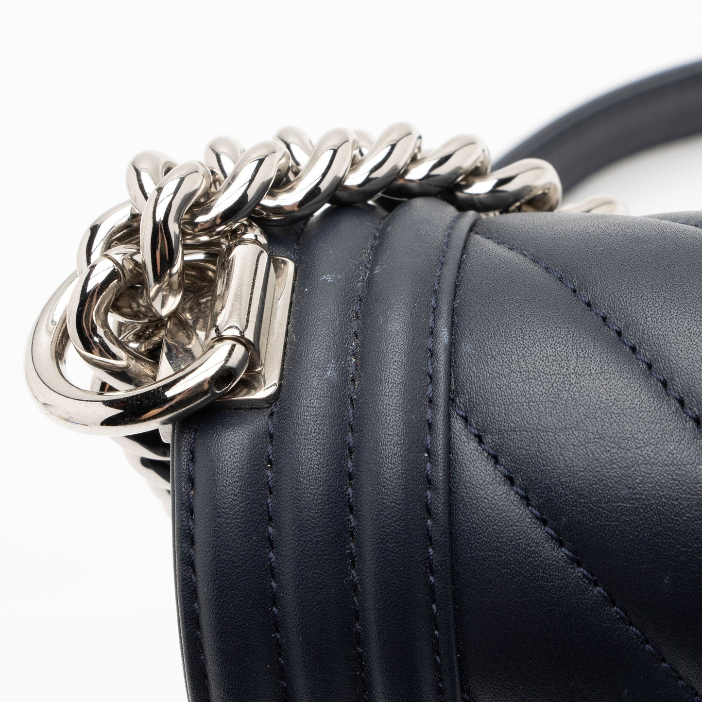 Chanel Chevron Lambskin New Medium Boy Bag (SHF-SYvI5N)