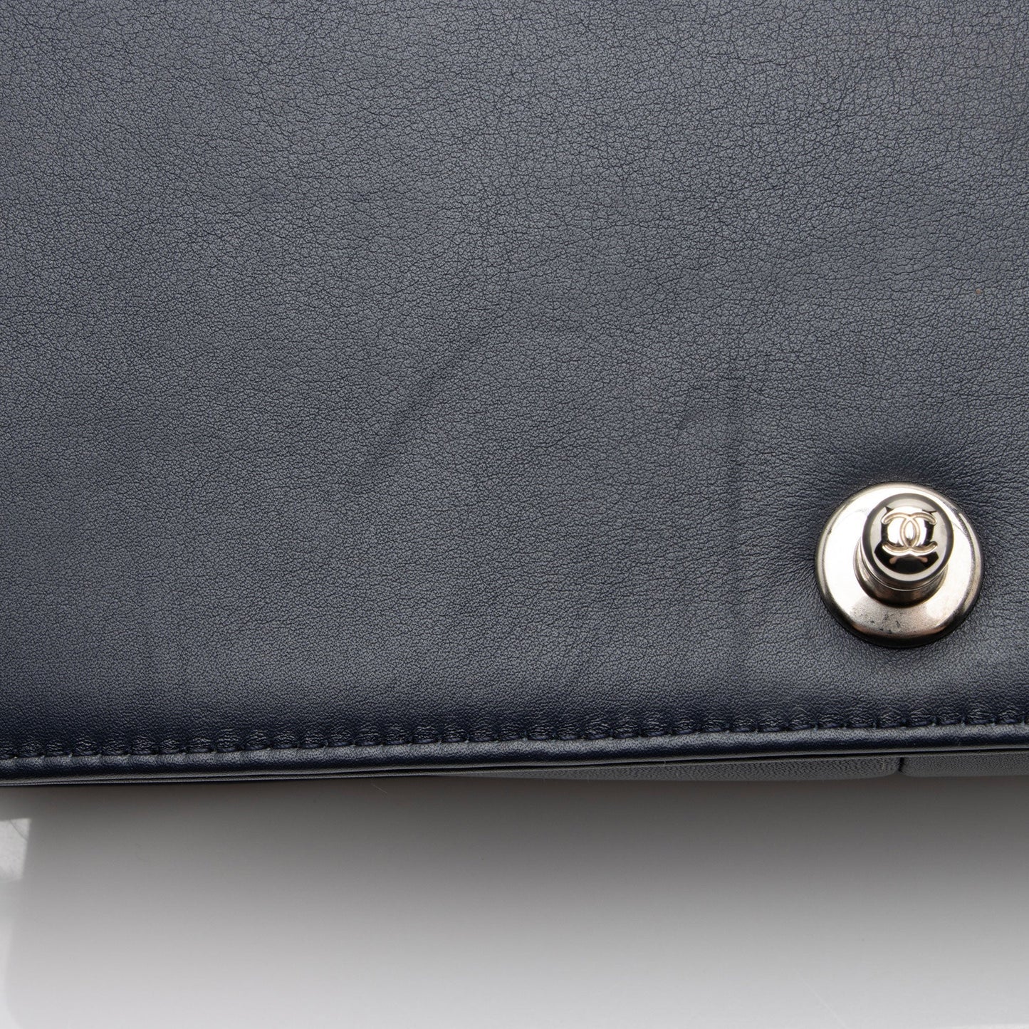 Chanel Chevron Lambskin New Medium Boy Bag (SHF-SYvI5N)