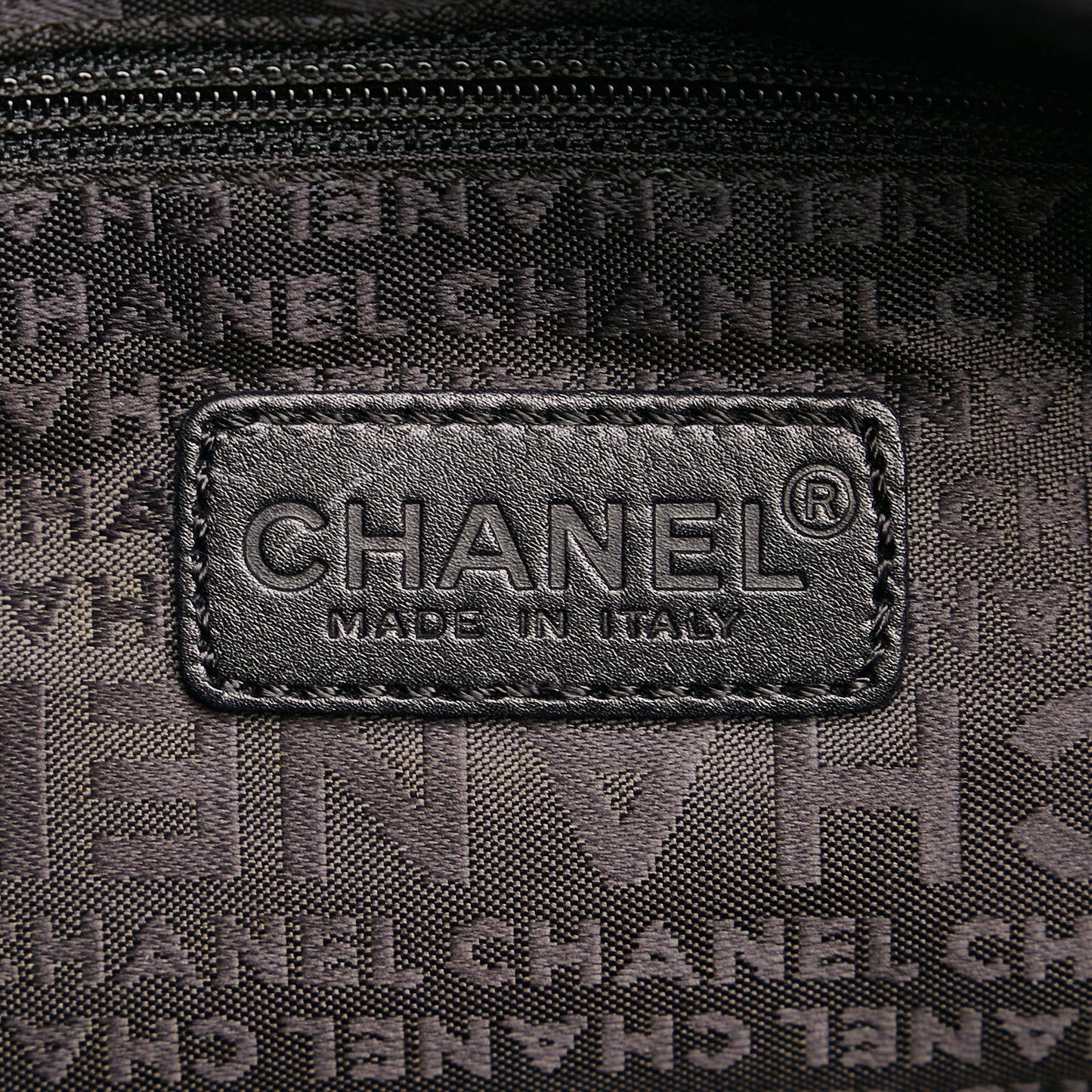 Chanel Chocolate Bar Leather Handbag (SHG-35793)