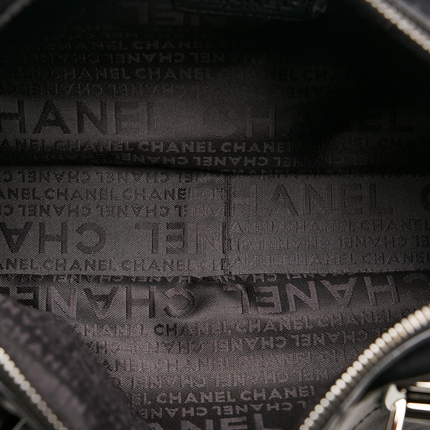Chanel Chocolate Bar Leather Handbag (SHG-35793)
