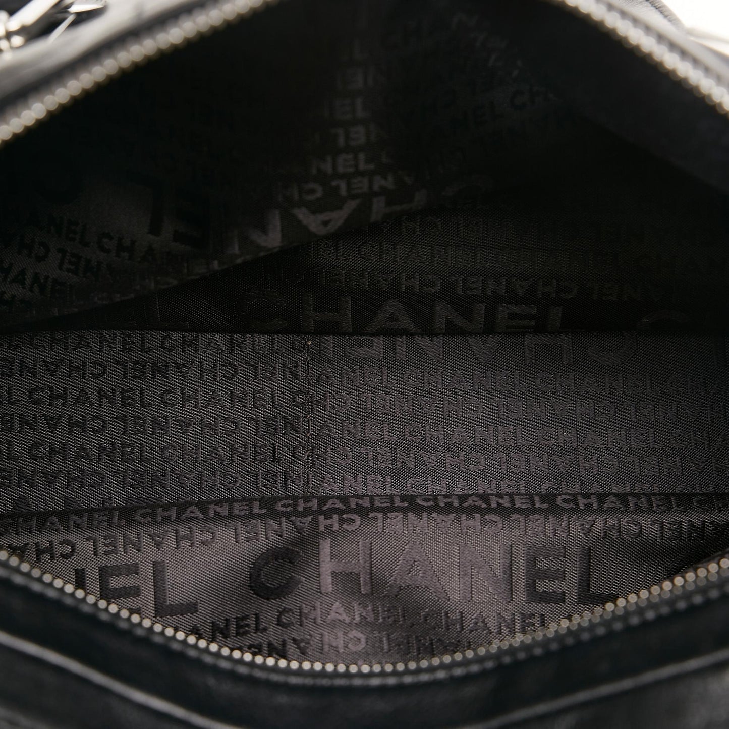 Chanel Chocolate Bar Leather Handbag (SHG-35793)
