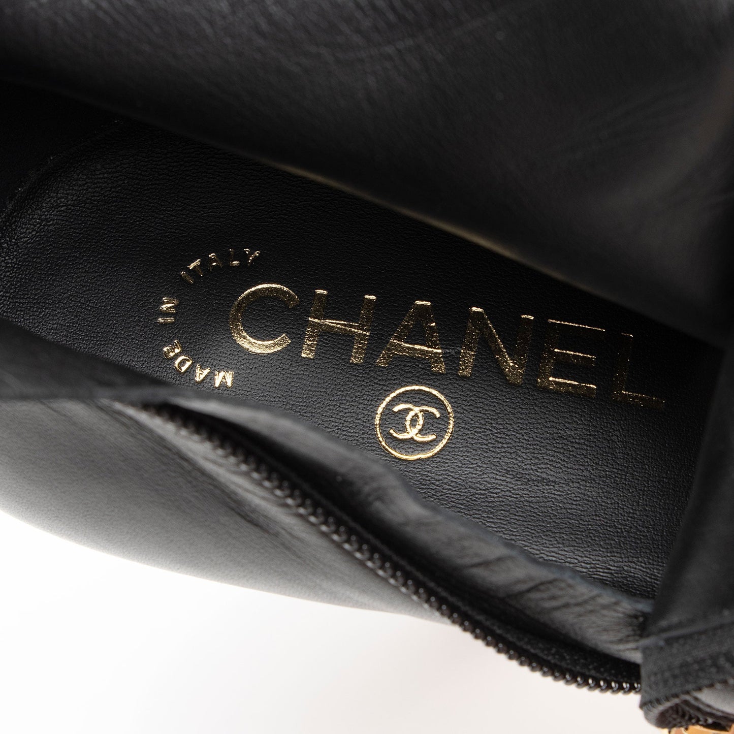 Chanel Leather Grosgrain CC Cap Toe Booties - Size 10 / 40 (SHF-dvns34)