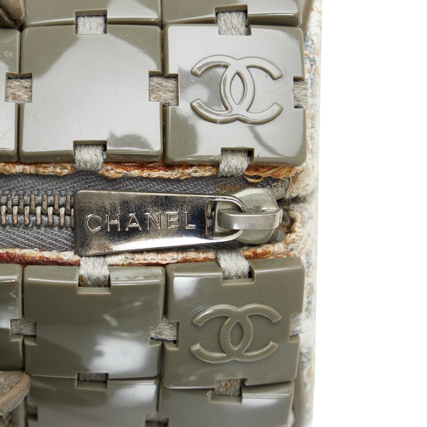 Chanel Lucite Puzzle Barrel Handbag (SHG-fugVe7)