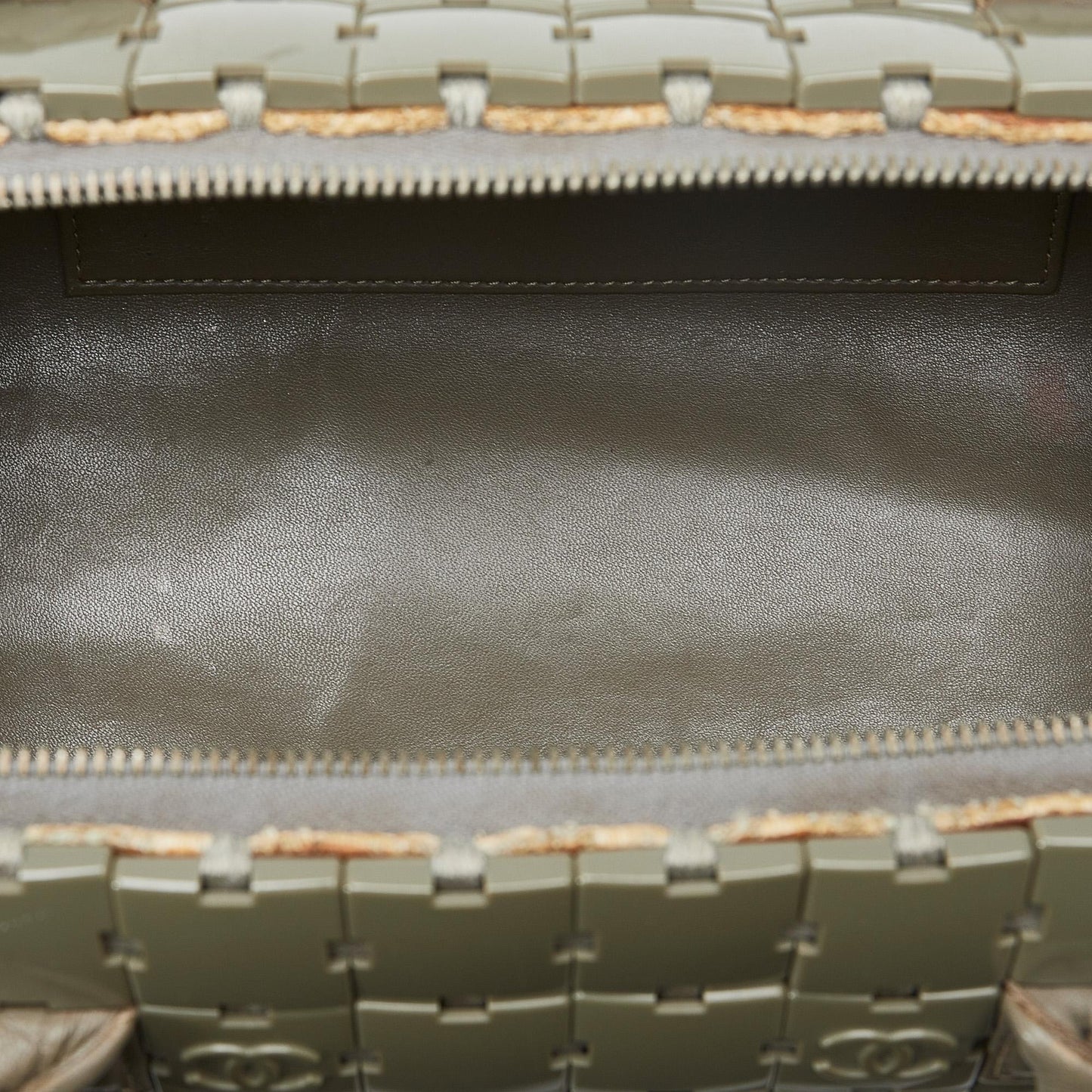 Chanel Lucite Puzzle Barrel Handbag (SHG-WS6nP1)