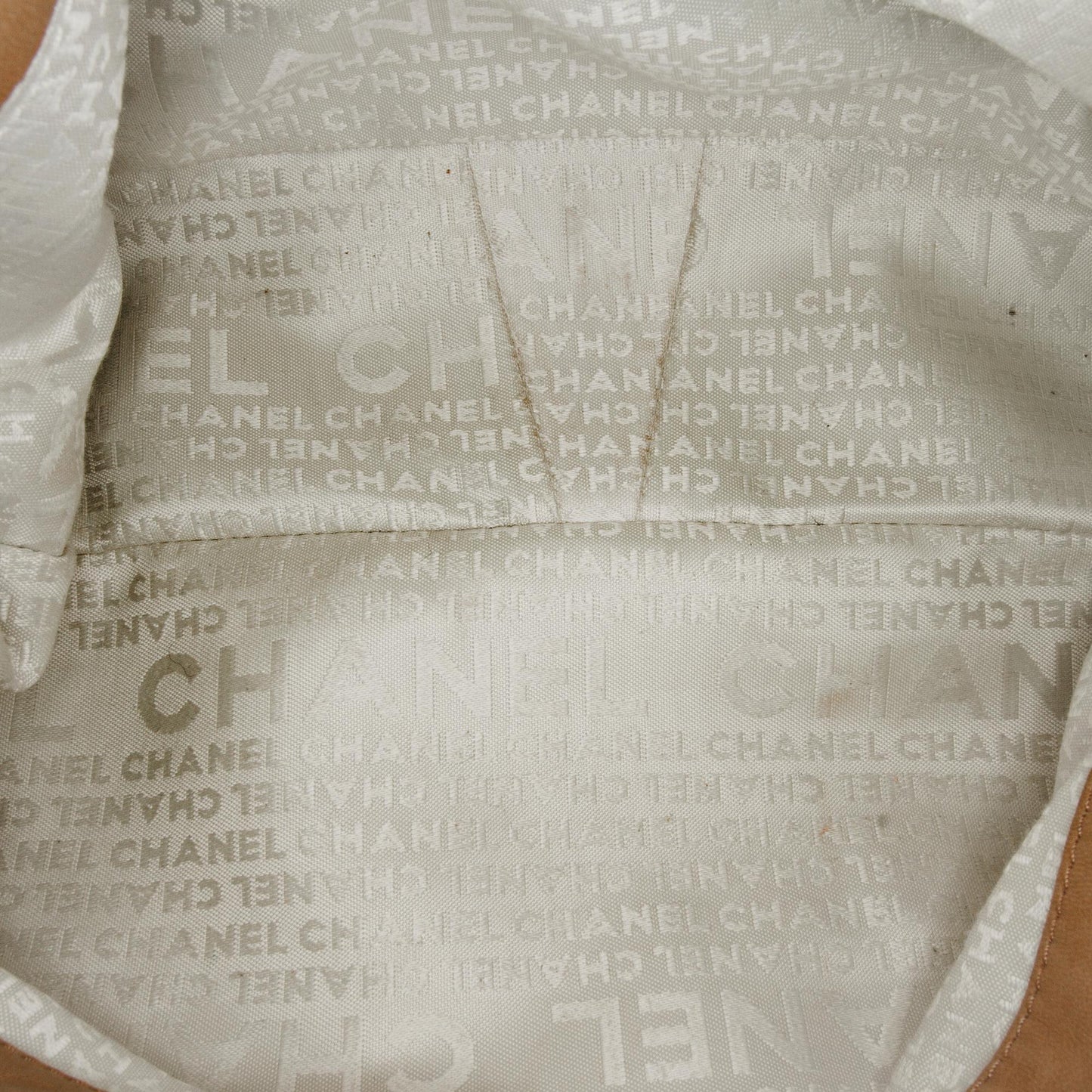 Chanel Luxe Ligne Hobo (SHG-nRec4T)