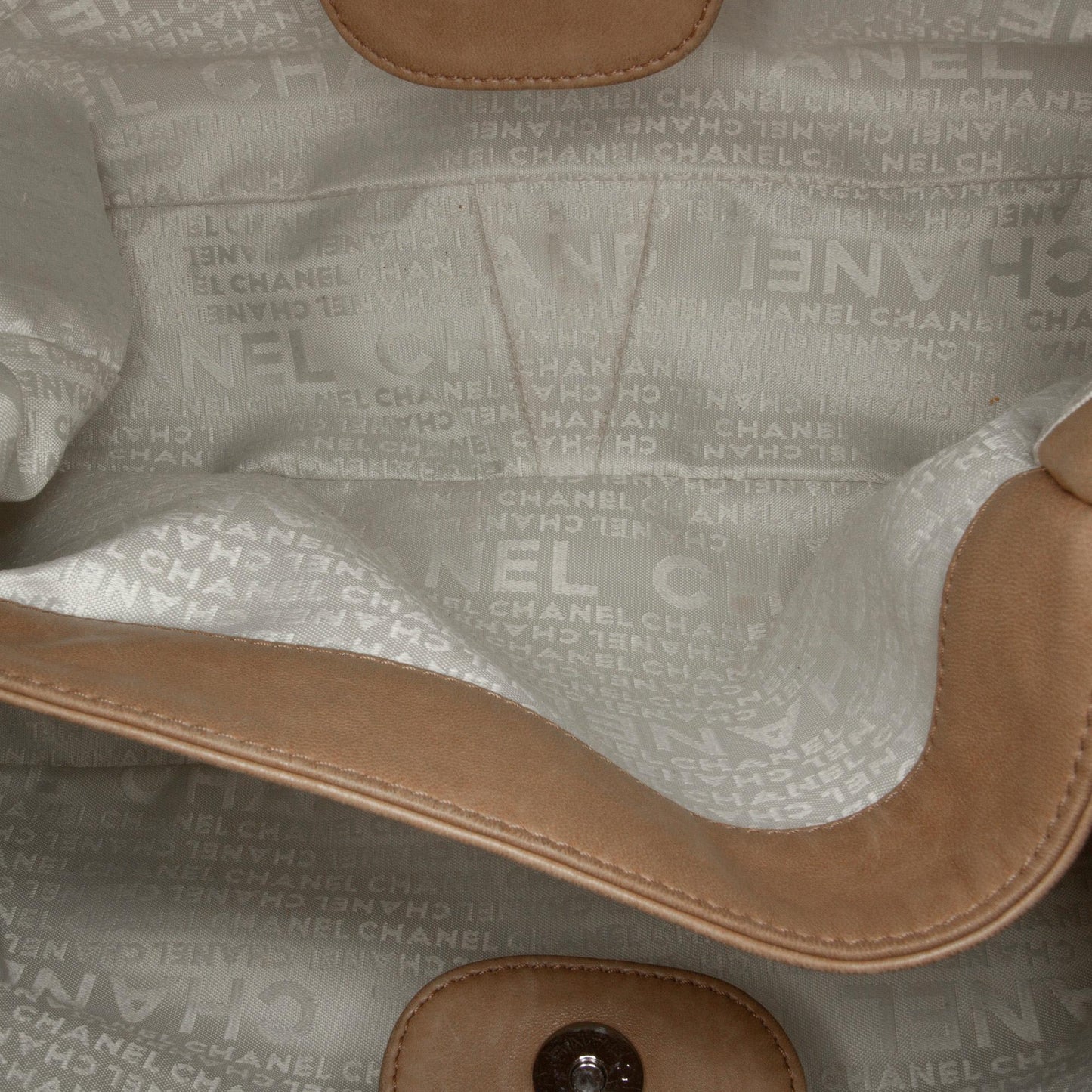 Chanel Luxe Ligne Hobo (SHG-nRec4T)