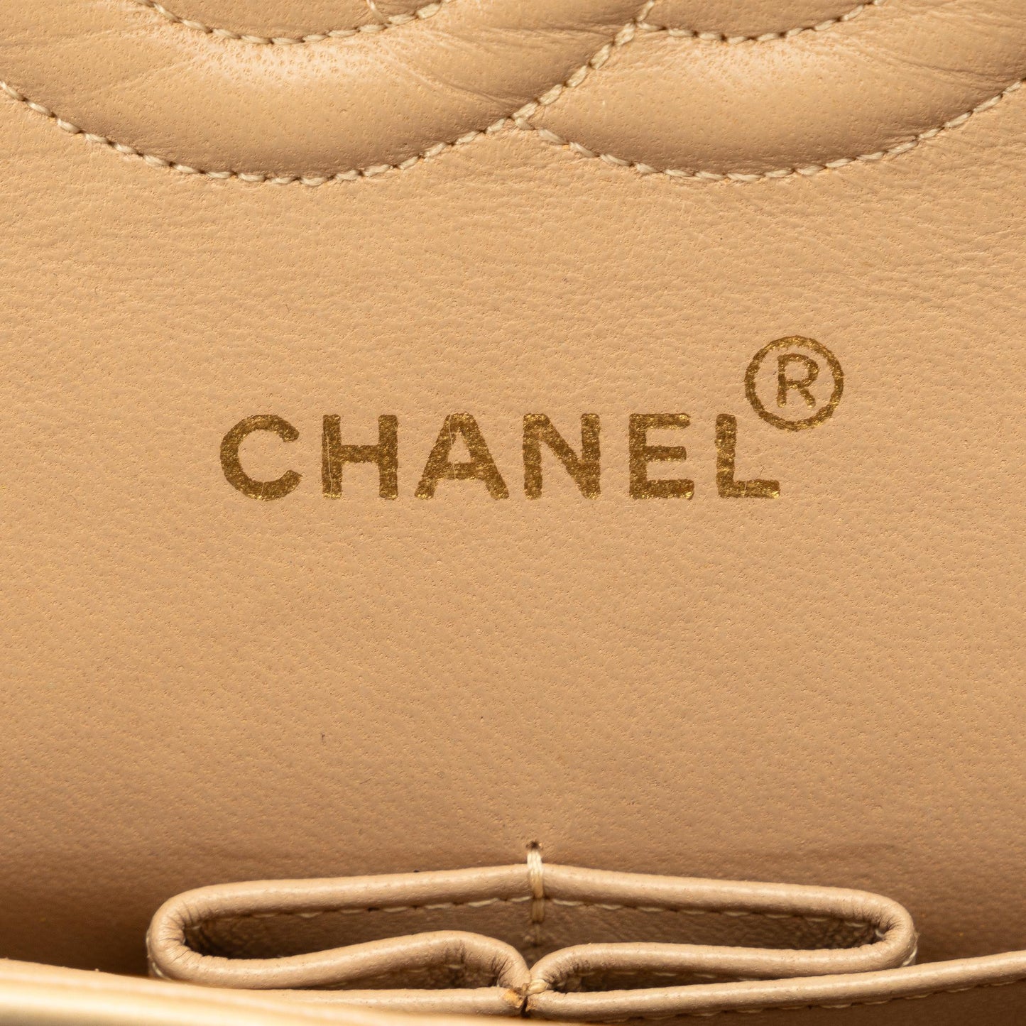 Chanel Medium Classic Lambskin Double Flap (SHG-Kr2lcw)
