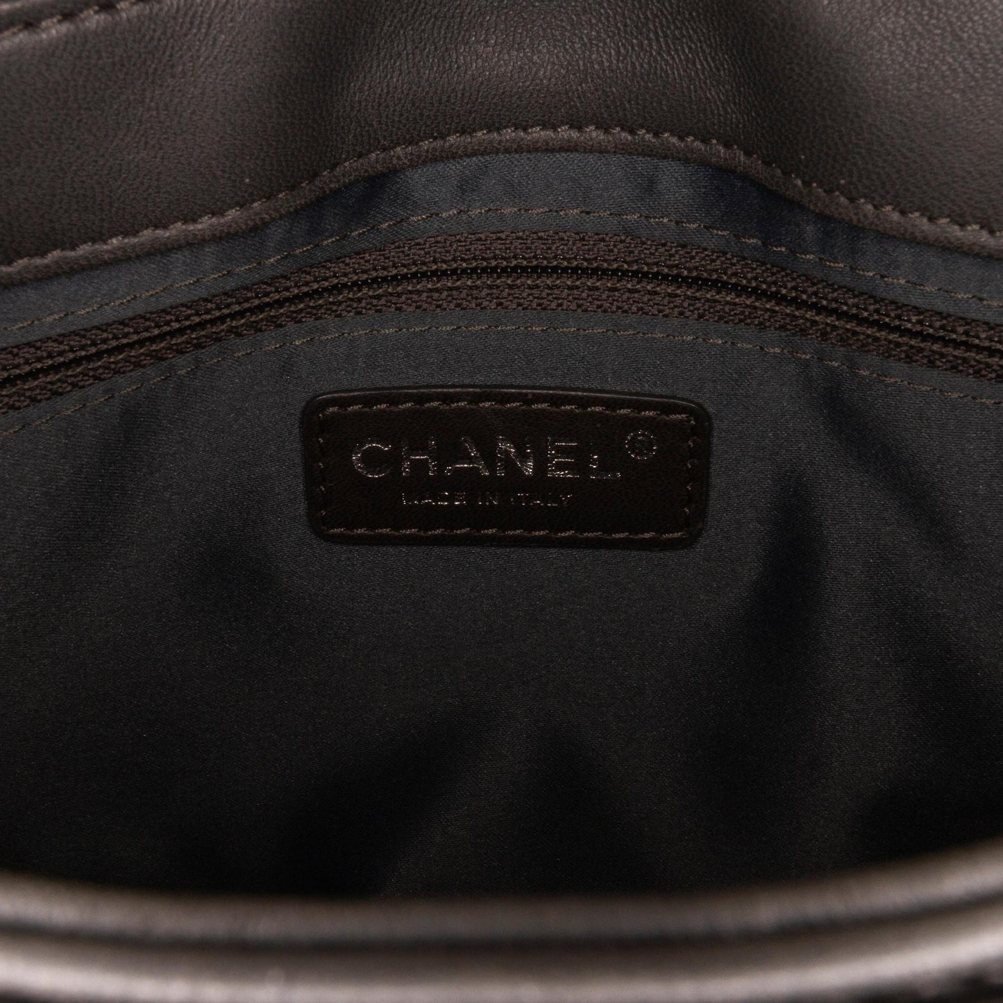 Chanel Medium Coco Loop Flap Bag (SHG-GHPdWW)