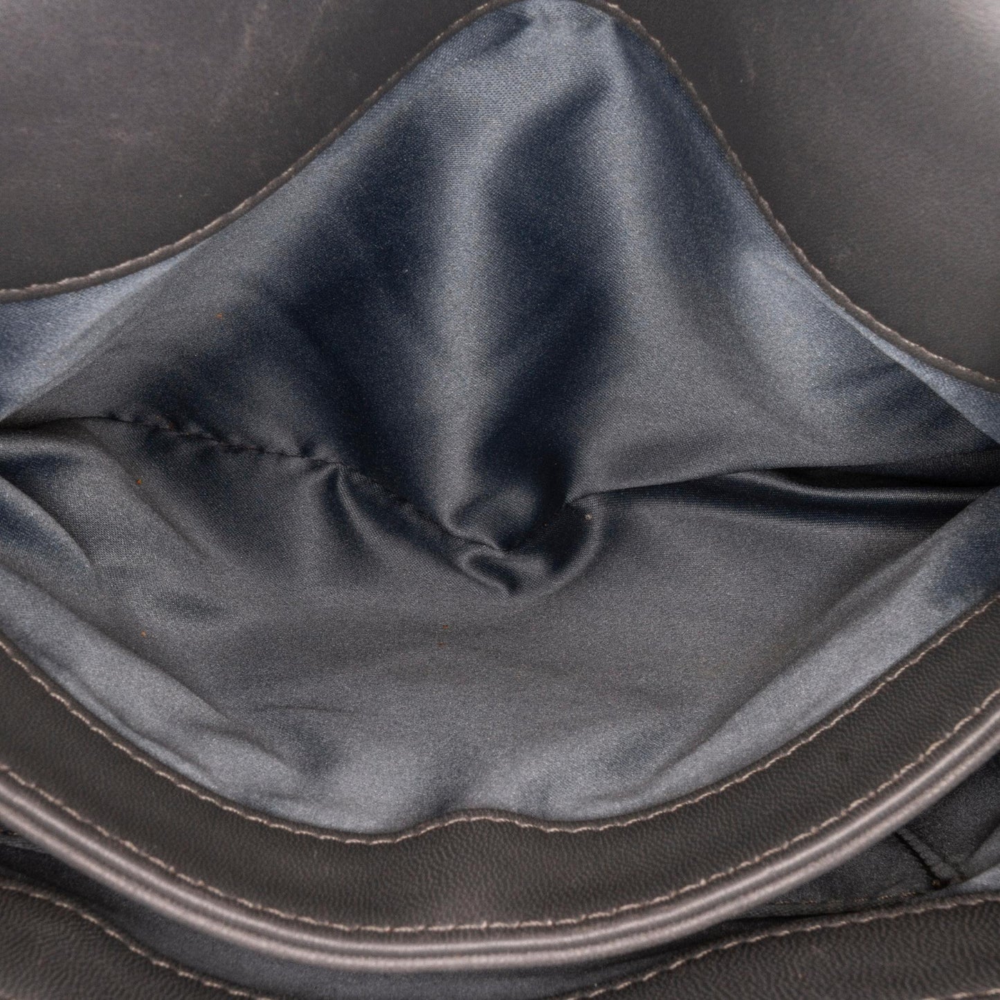 Chanel Medium Coco Loop Flap Bag (SHG-GHPdWW)