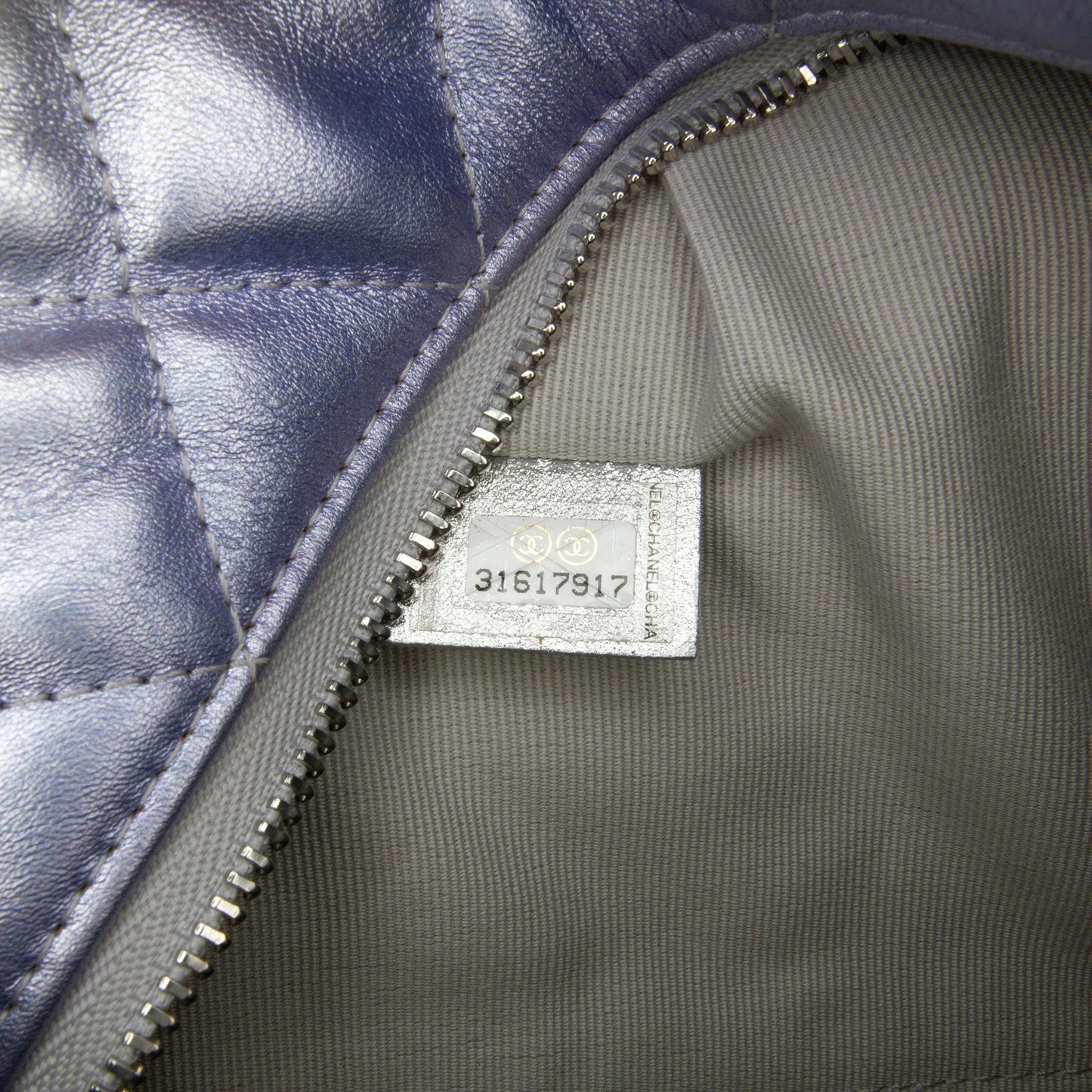 Chanel Medium Iridescent O-Case (SHG-ICtdcj)