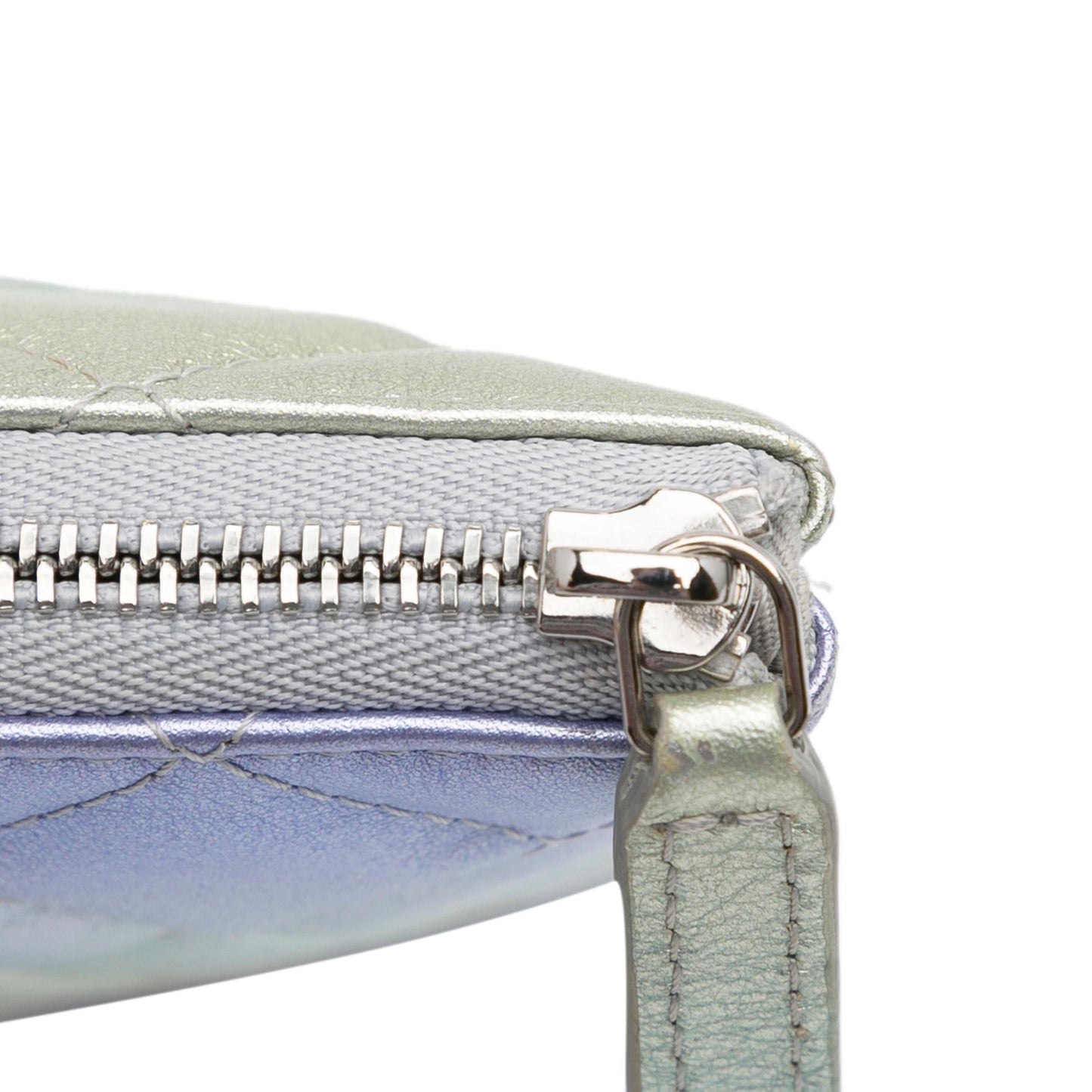 Chanel Medium Iridescent O-Case (SHG-ICtdcj)