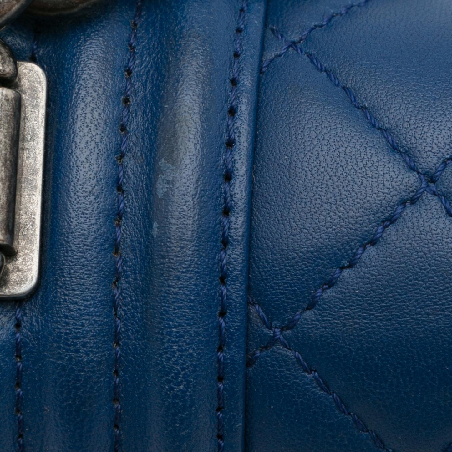 Chanel Medium Lambskin Boy Flap Bag (SHG-VYNHf9)