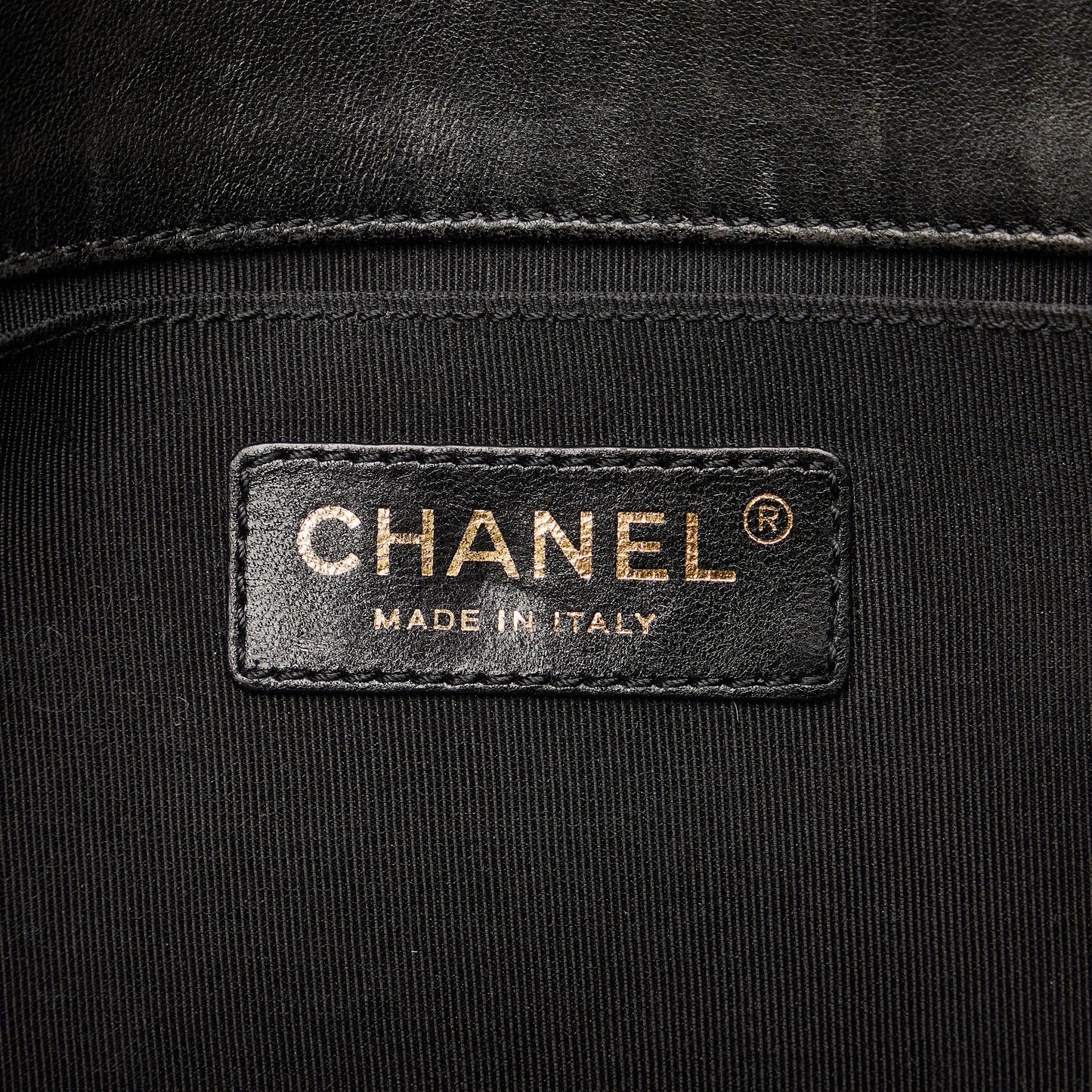 Chanel Medium Lambskin Boy Flap Bag (SHG-1jQAVu)