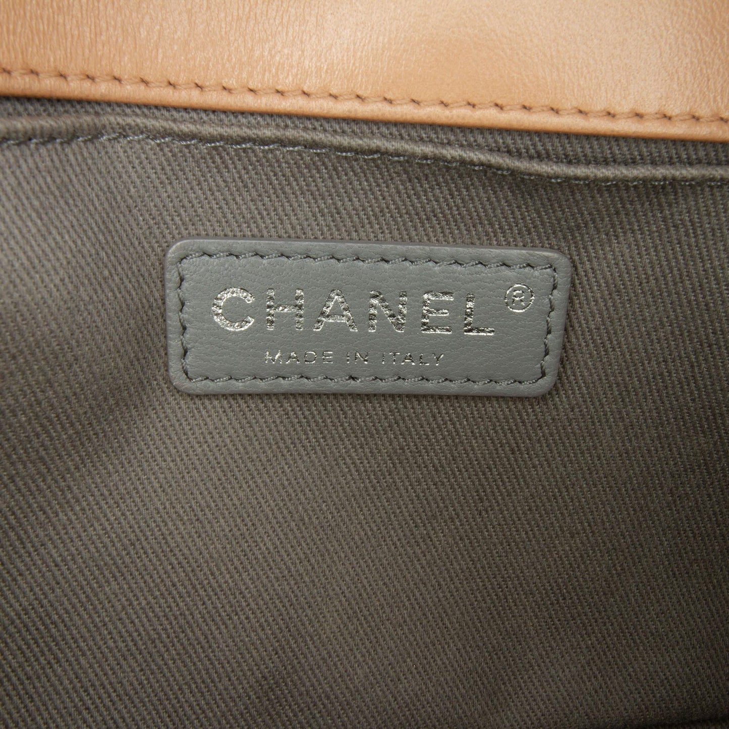 Chanel Medium Lambskin Boy Flap Bag (SHG-12u1uJ)