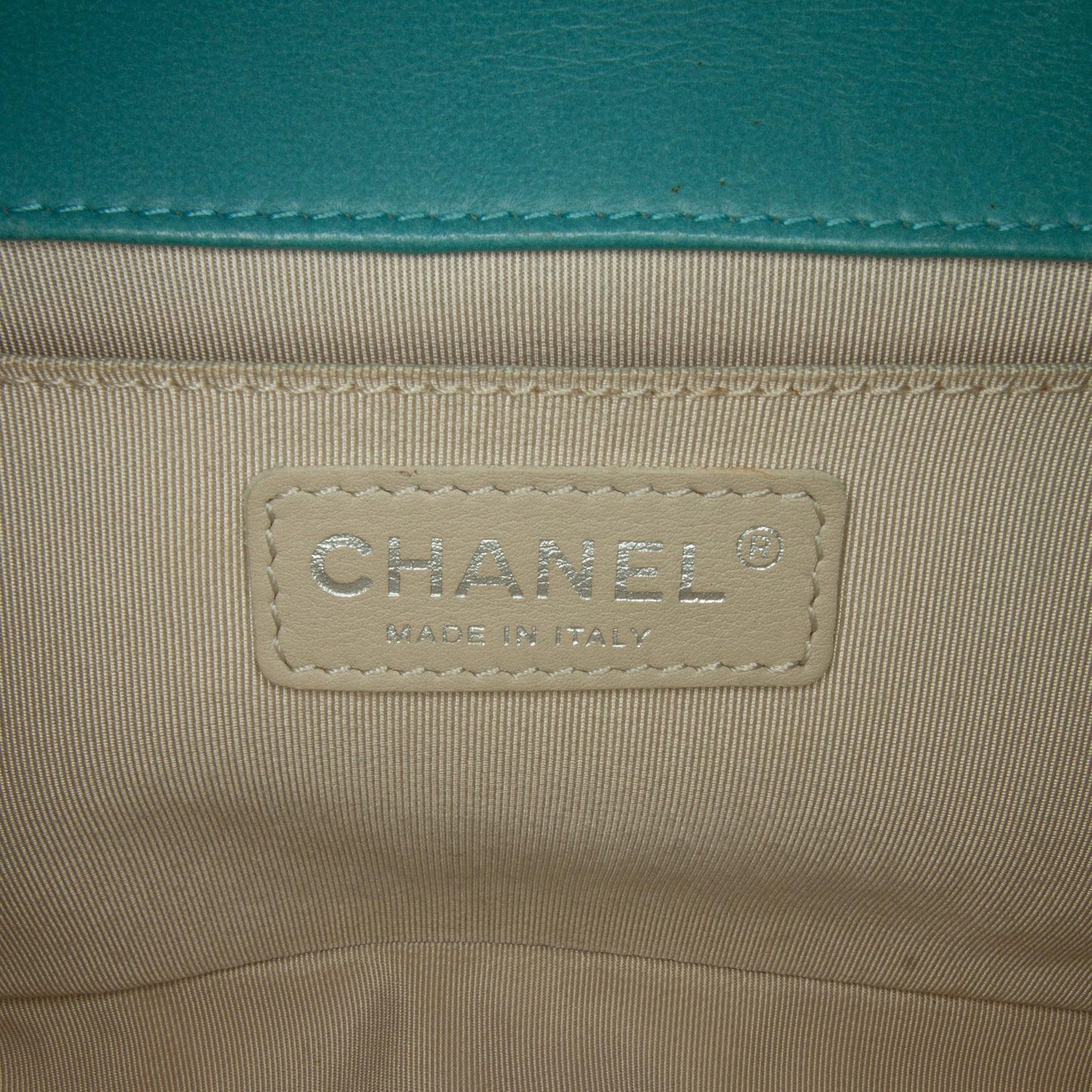 Chanel Medium Lambskin Boy Flap Bag (SHG-CQzfDs)