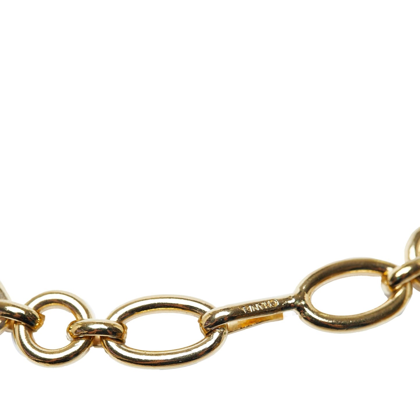 Chanel Oversized Cambon Medal Necklace (SHG-186ose)