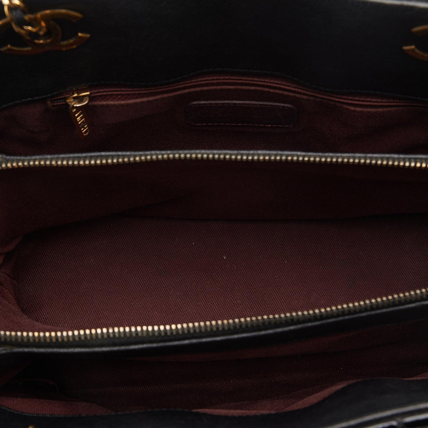 Chanel Patent Goatskin Paris Salzburg CC Eyelet Shoulder Bag (SHG-OuWTBq)