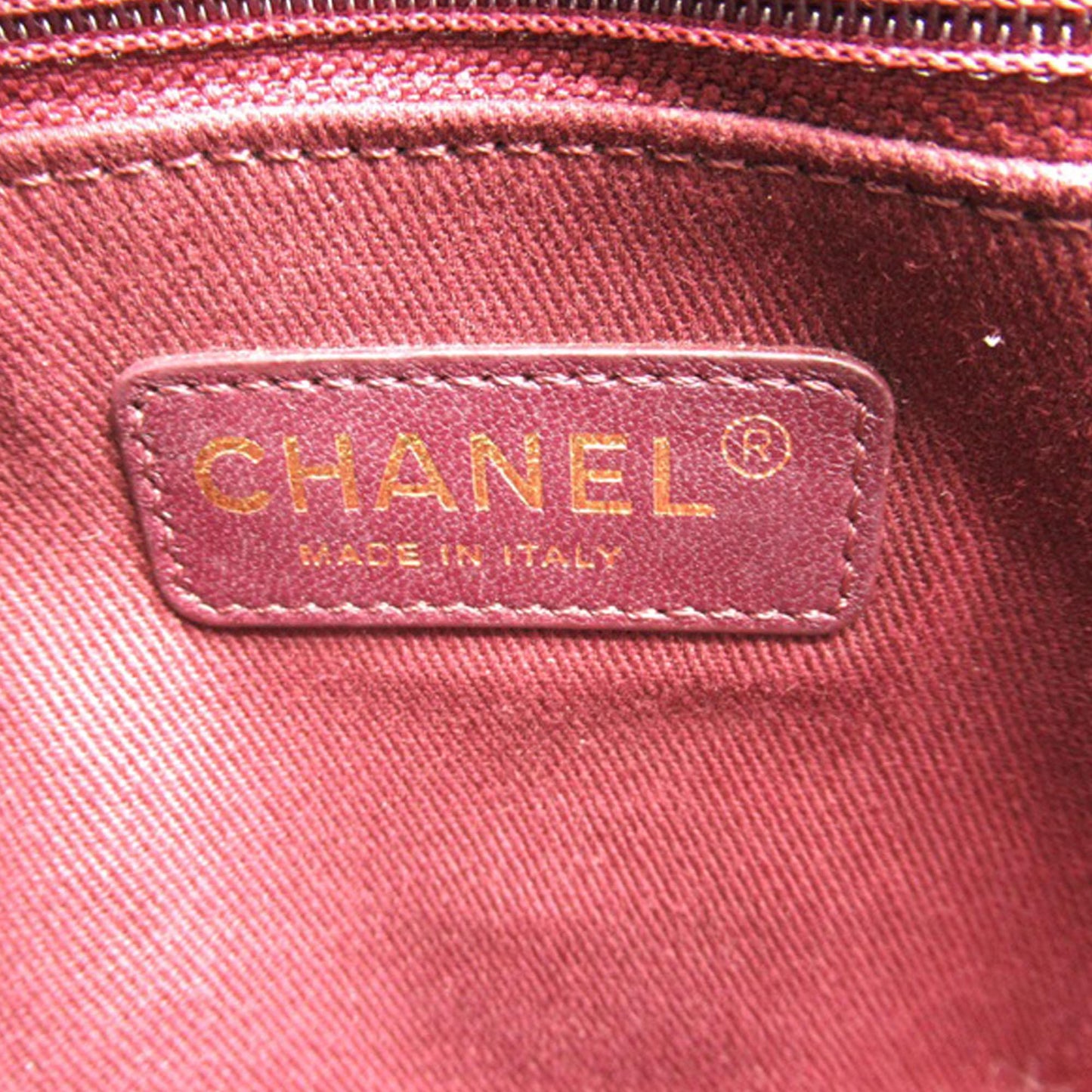 Chanel Patent Goatskin Paris Salzburg CC Eyelet Shoulder Bag (SHG-kMMOtX)