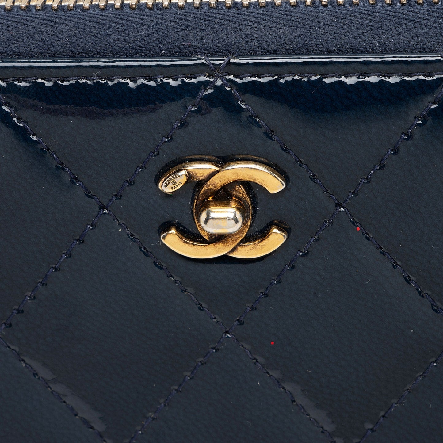 Chanel Patent Leather CC Zip Around Small Wallet (SHF-WiZA9X)