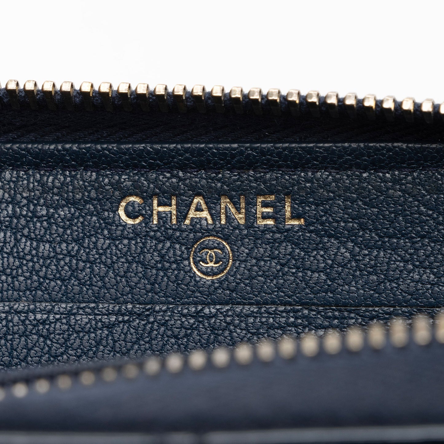 Chanel Patent Leather CC Zip Around Small Wallet (SHF-WiZA9X)