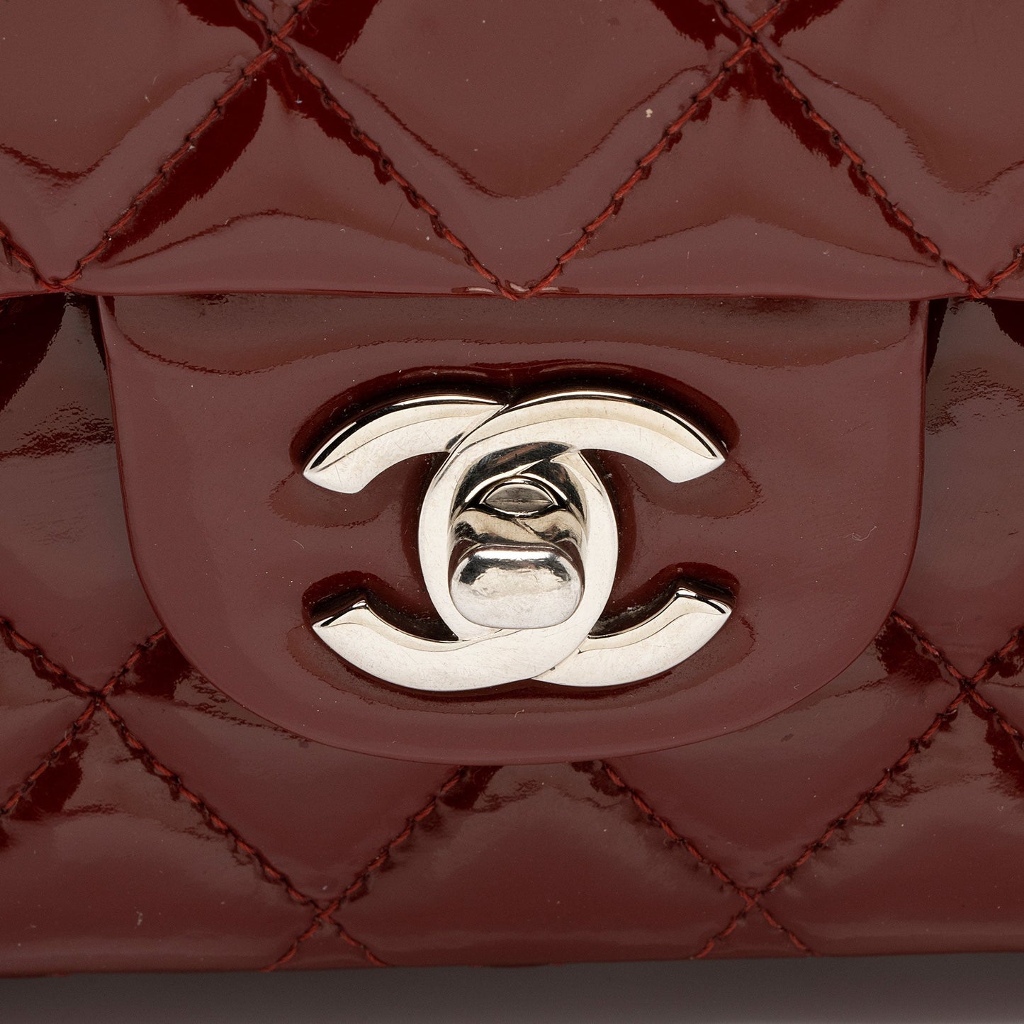 Chanel Patent Leather Classic Medium Double Flap Bag (SHF-BwsnL1)