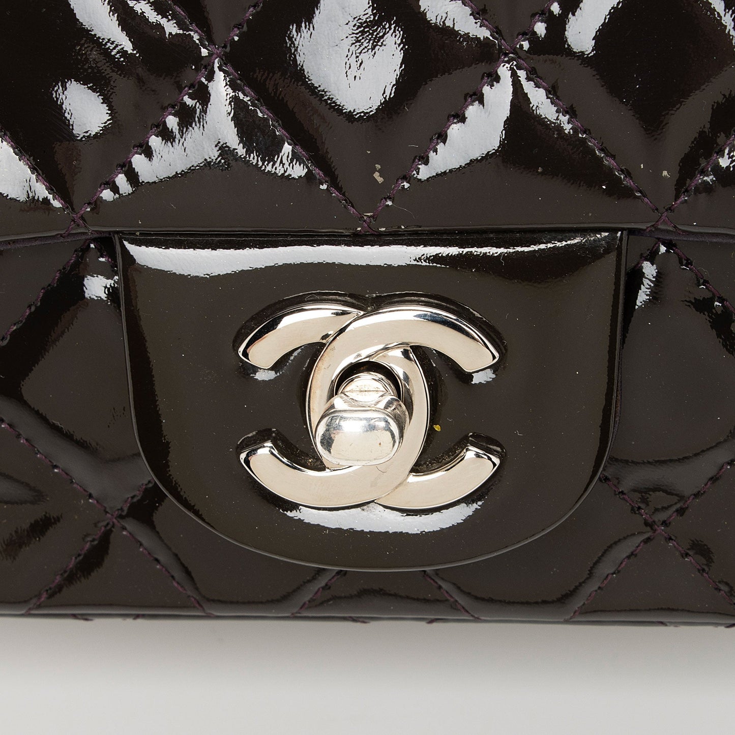 Chanel Patent Leather Classic Square Mini Flap Bag (SHF-Ejwny1)