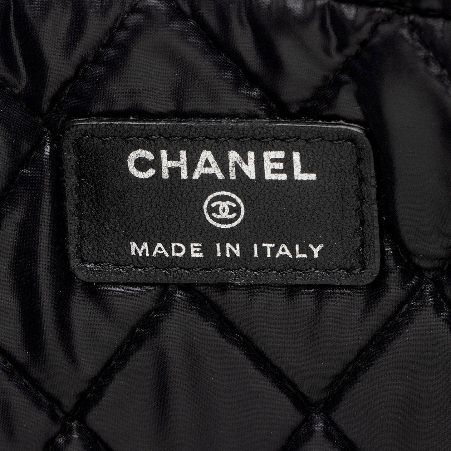 Chanel Patent Leather Medium O-Case (SHF-aLyKNf)