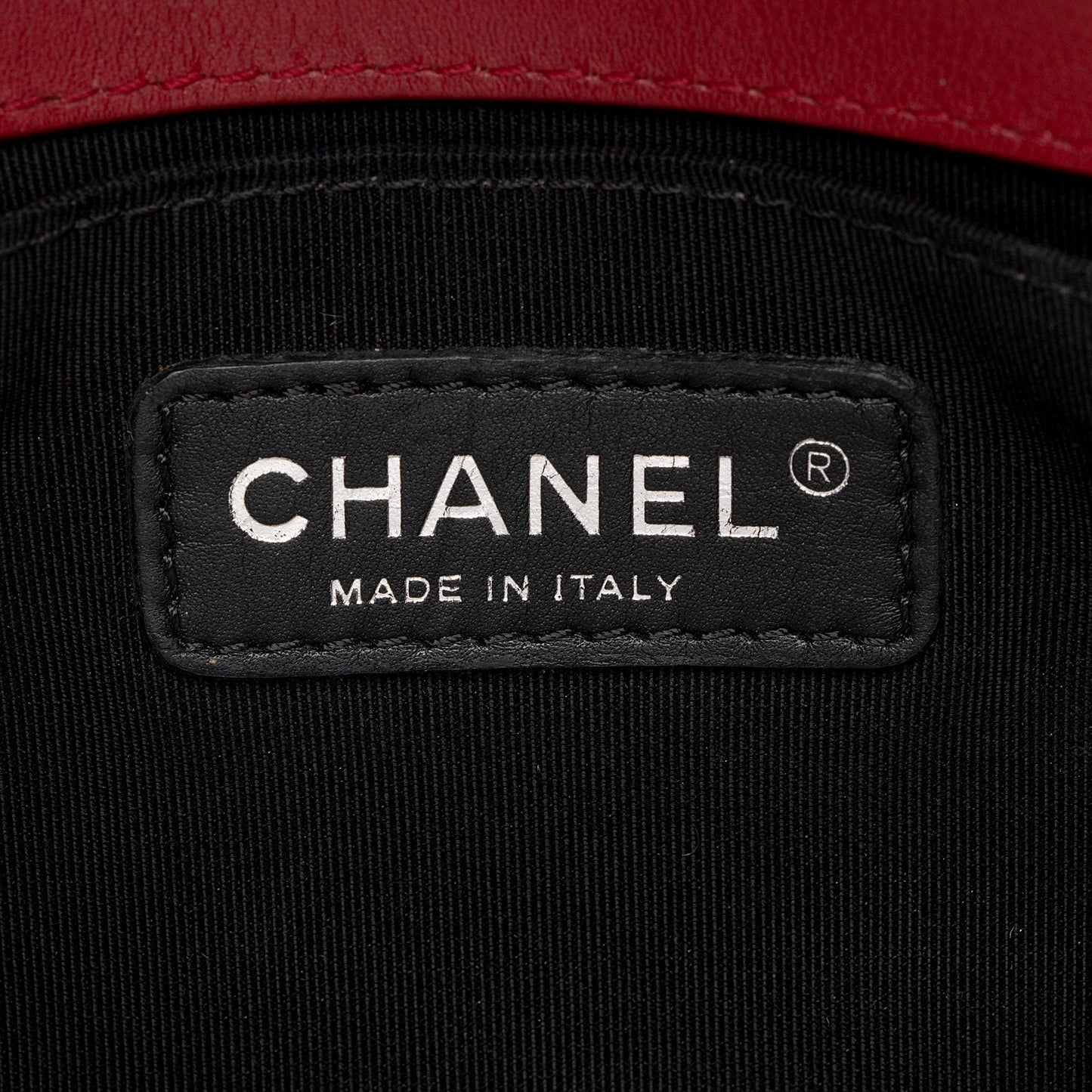 Chanel Patent Leather Plexiglass Old Medium Boy Bag (SHF-ysM1xr)