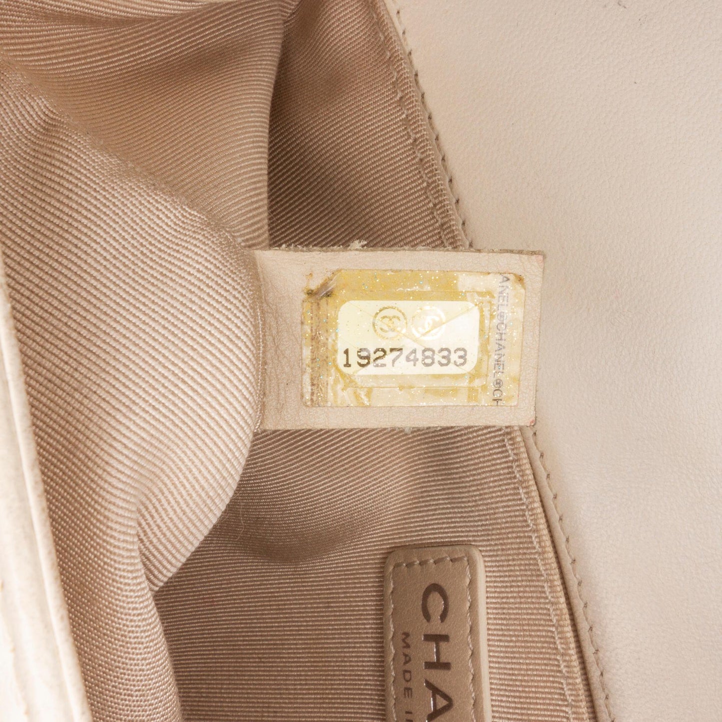 Chanel Perforated Lambskin Boy Flap (SHG-j0q4NI)