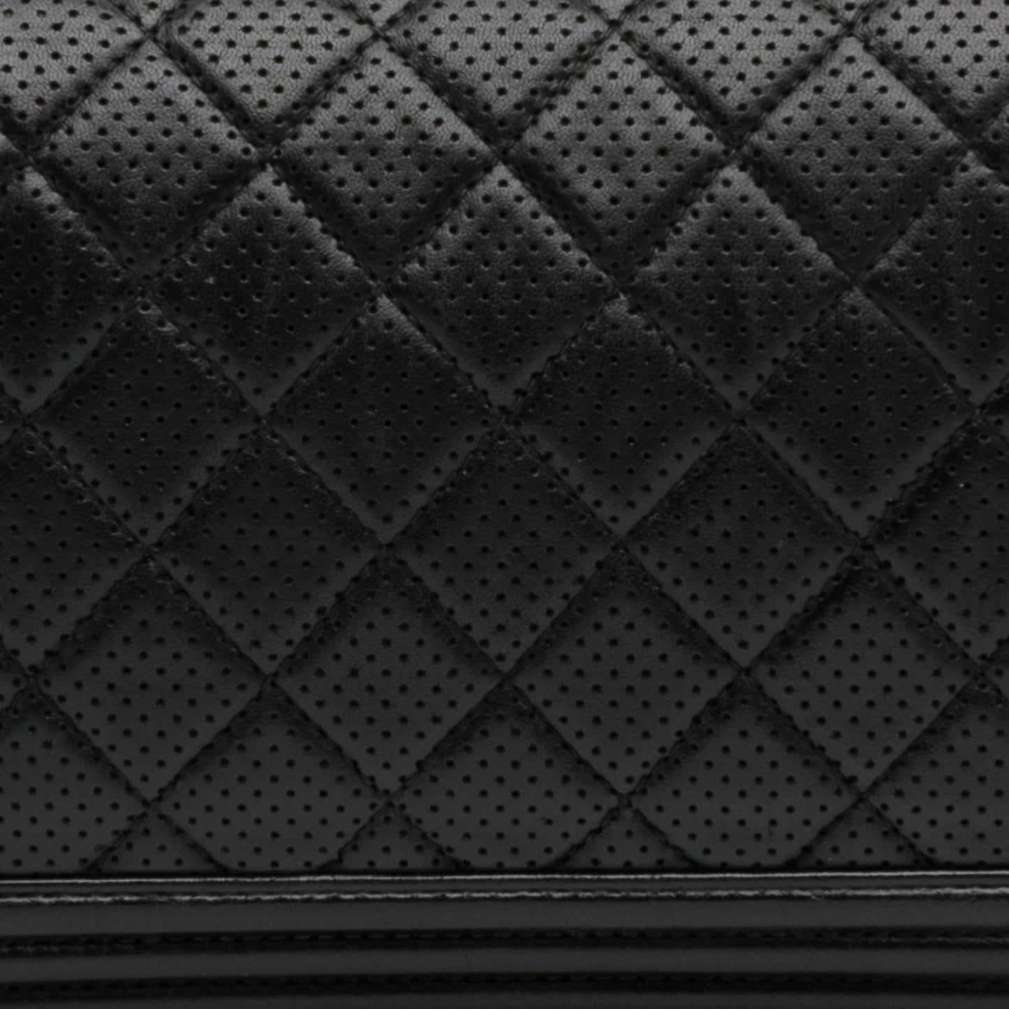 Chanel Perforated Lambskin Boy Flap (SHG-5uI7Qu)
