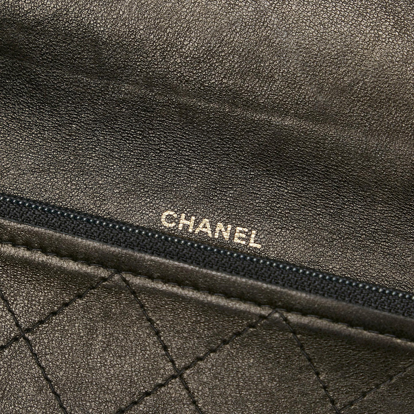 Chanel Quilted Leather Chain Wallet (SHG-36957)