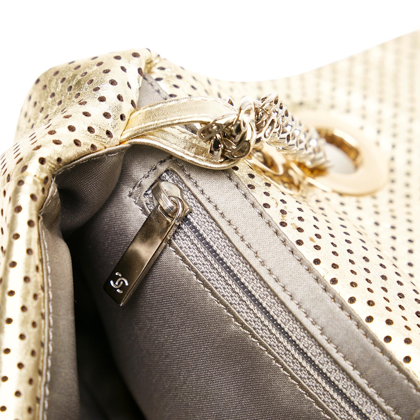 Chanel Reissue Drill Perforated Flap Bag (SHG-qL5WtA)