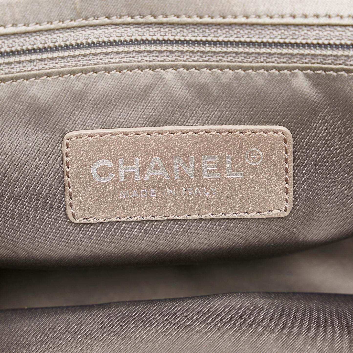 Chanel Reissue Drill Perforated Flap Bag (SHG-qL5WtA)