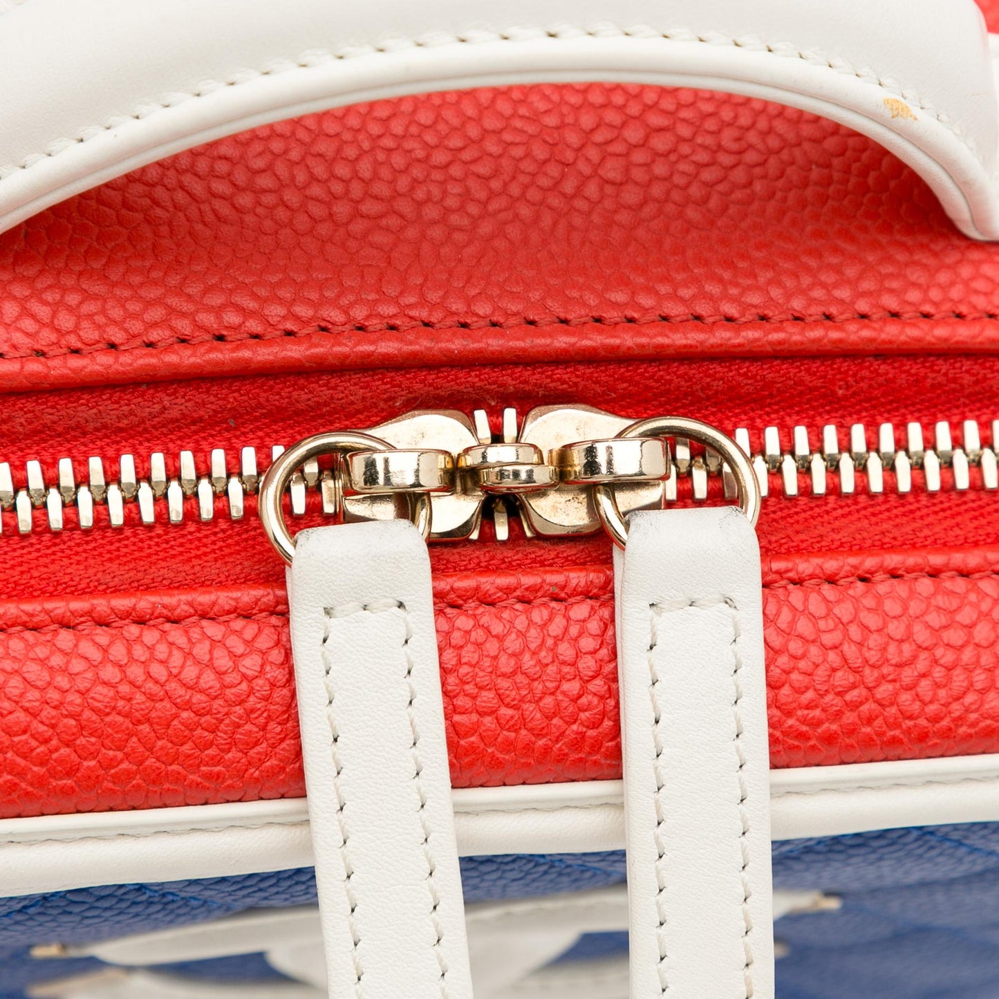 Chanel Small Caviar CC Filigree Vanity Bag (SHG-Drcmdn)