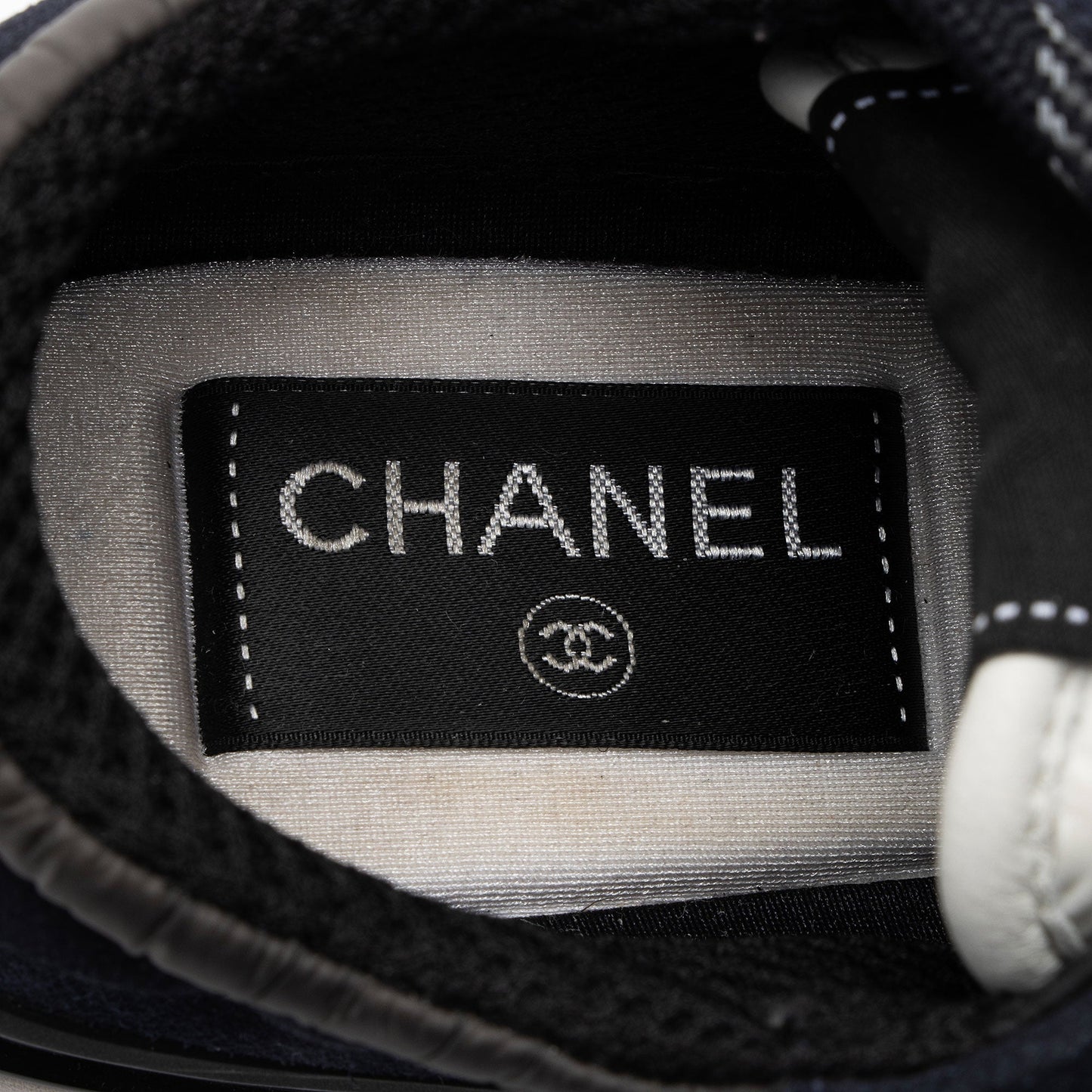 Chanel Suede CC Sneakers - Size 6 / 36 (SHF-TsEtus)
