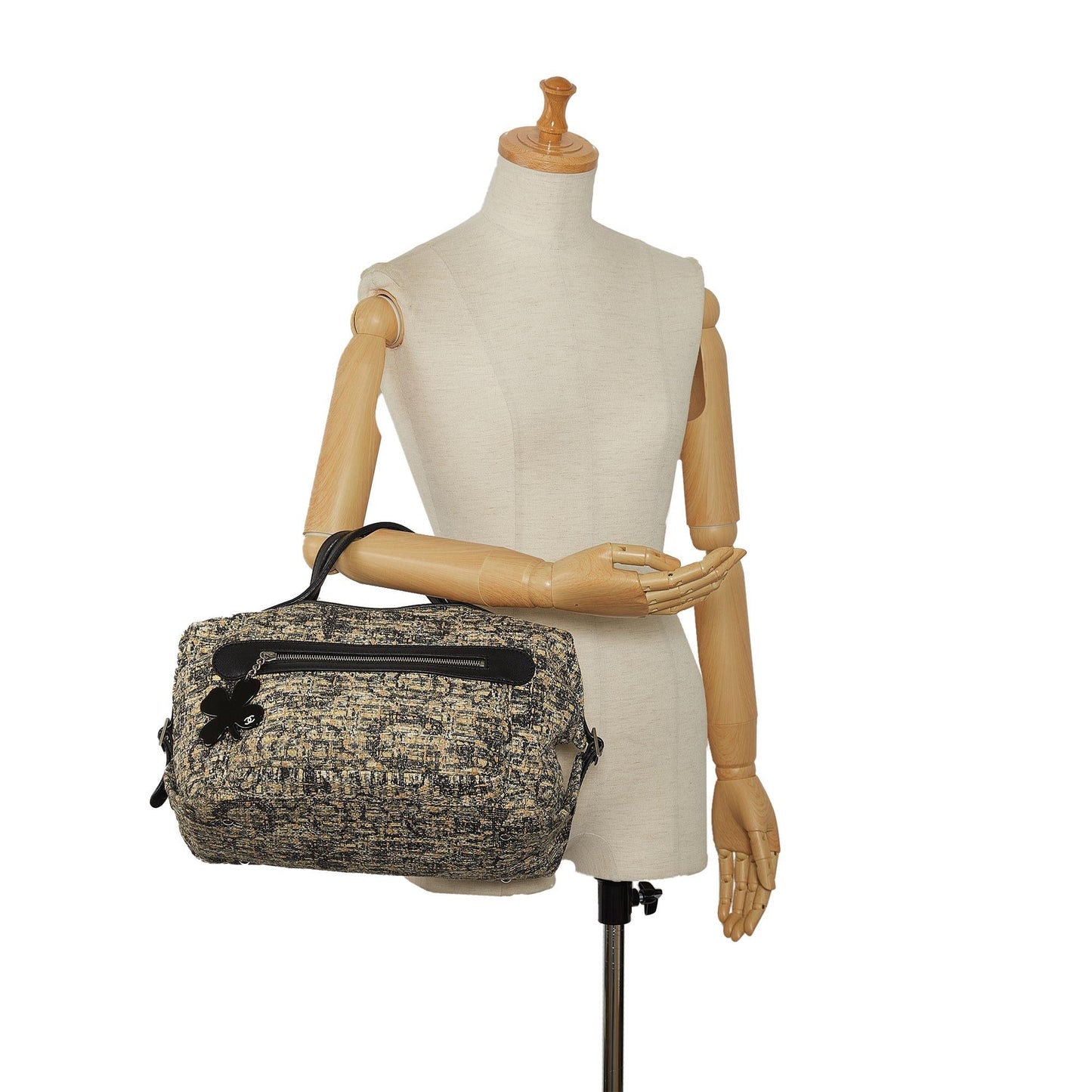 Chanel Tweed Clover Handbag (SHG-JHfvlH)