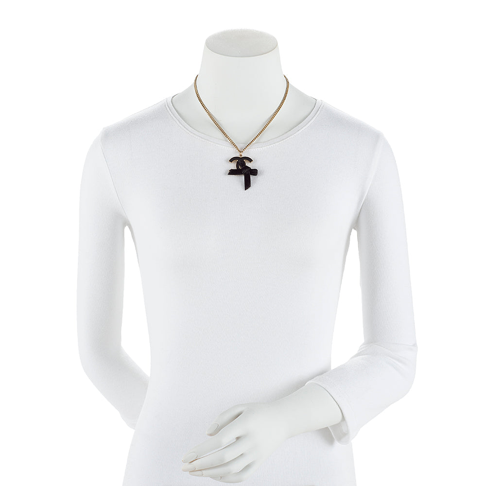 Chanel Velvet Bow CC Pendant Necklace (SHF-16744)