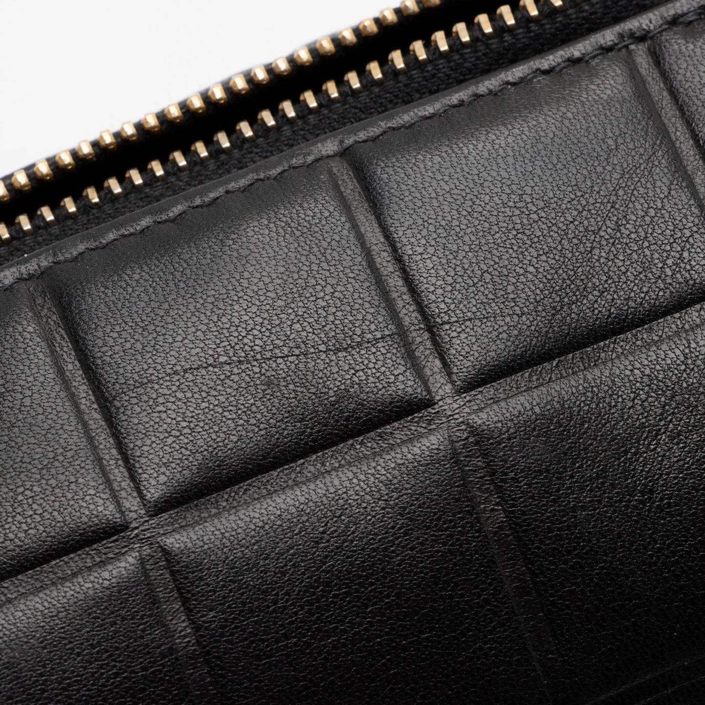 Chanel Vintage Lambskin CC Chocolate Bar Cosmetic Pouch (SHF-Yt3PcN)