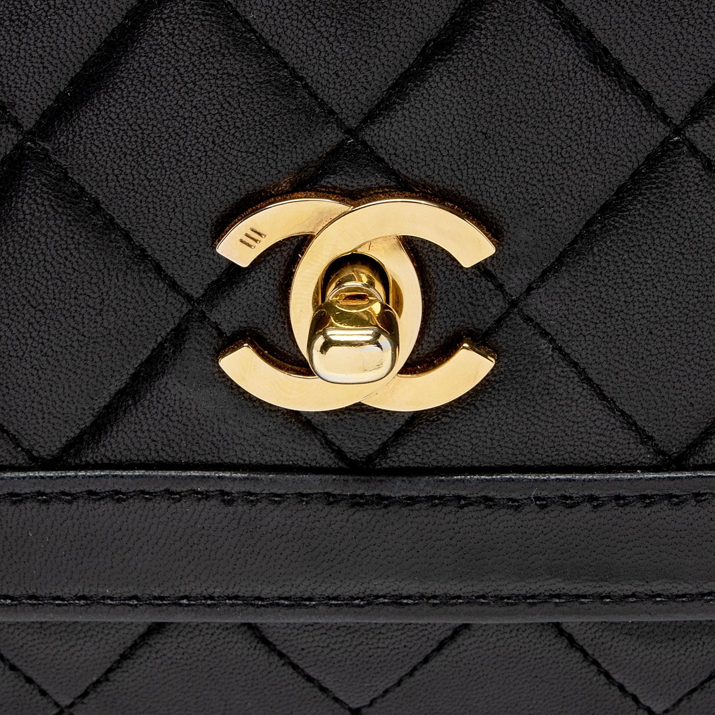 Chanel Vintage Lambskin Medium Single Flap Bag (SHF-jQAZoL)