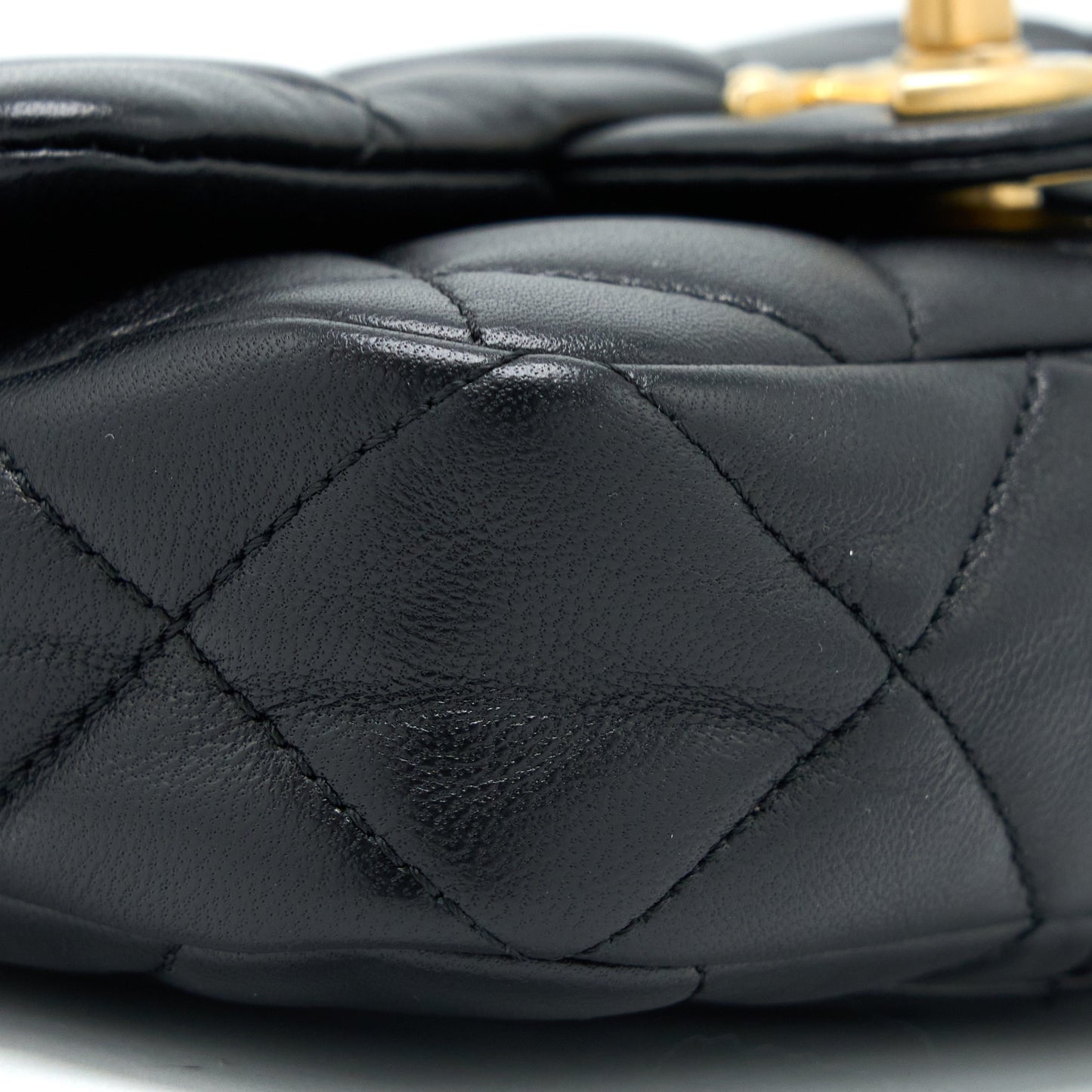 Chanel 22S Giant Chain Flap Shoulder Bag Lambskin Black GHW (Microchip)