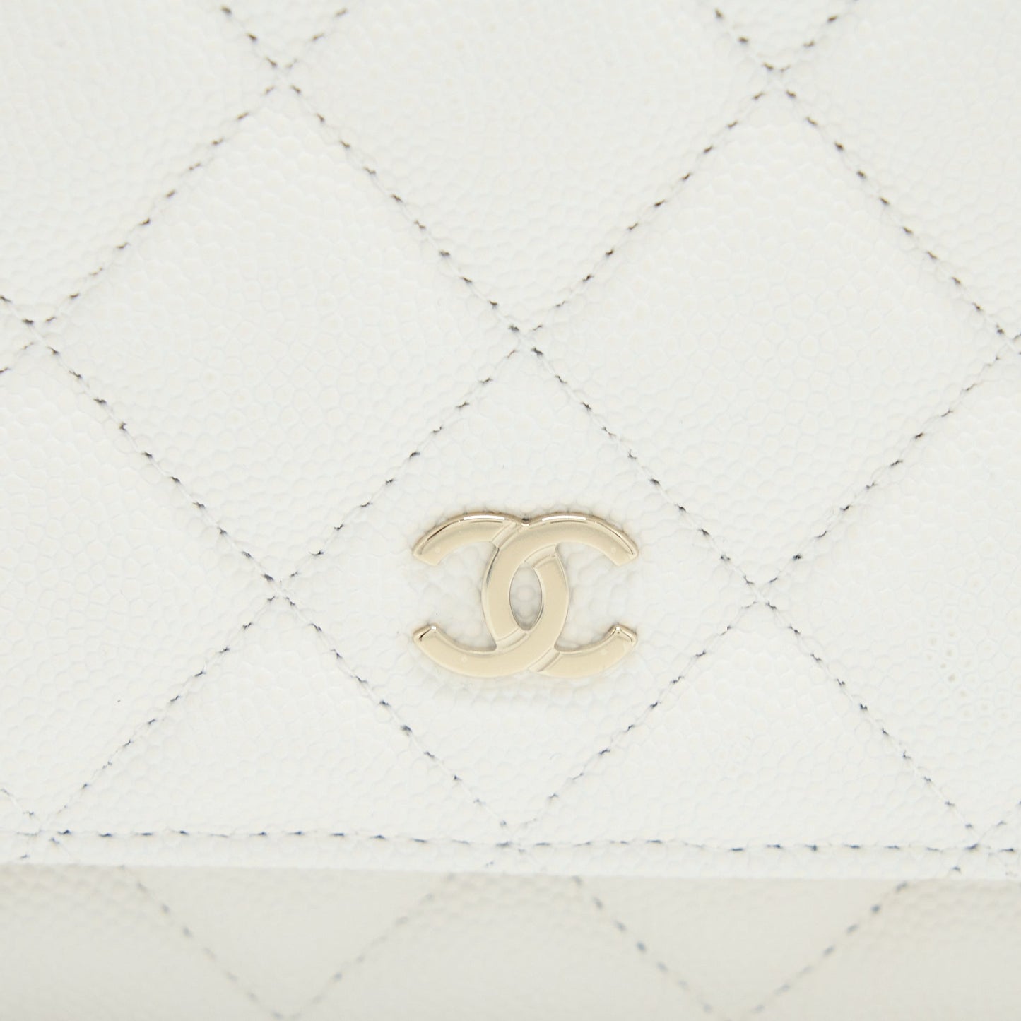 Chanel Classic Wallet On Chain Caviar White LGHW (Microchip)