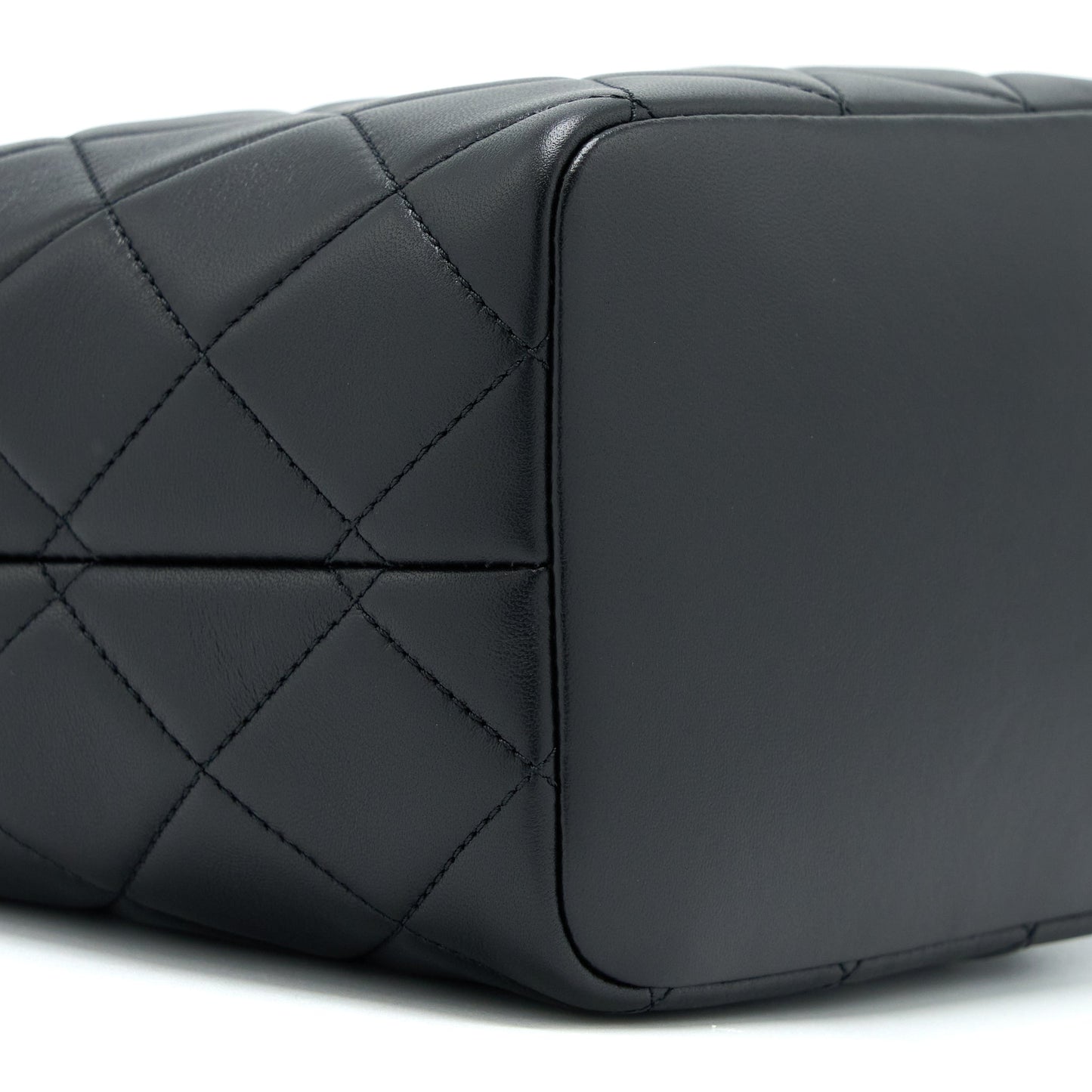 Chanel 22S Detail Handle Hobo Crossbody Bag Lambskin Black GHW(Microchip)