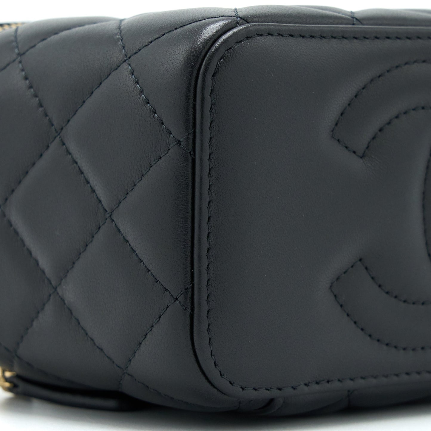 Chanel 22A Pearl Crush Long Vanity With Chain Lambskin Black GHW