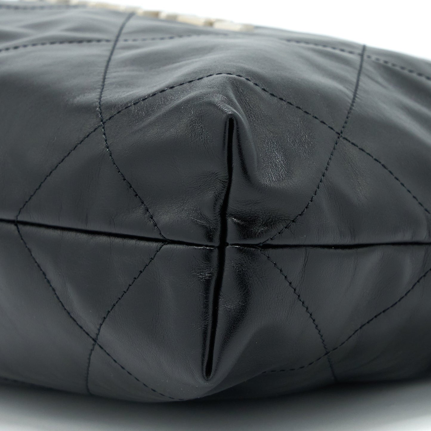 Chanel Small 22 Bag Calfskin Black SHW(Microchip)
